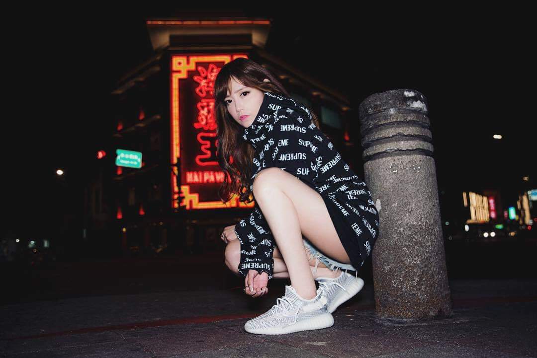 王雅婷自從二十歲北上參加選秀節目後，便在台北定居，週六就是總統大選，她表示自己一定會回高雄投票。（王雅婷提供）