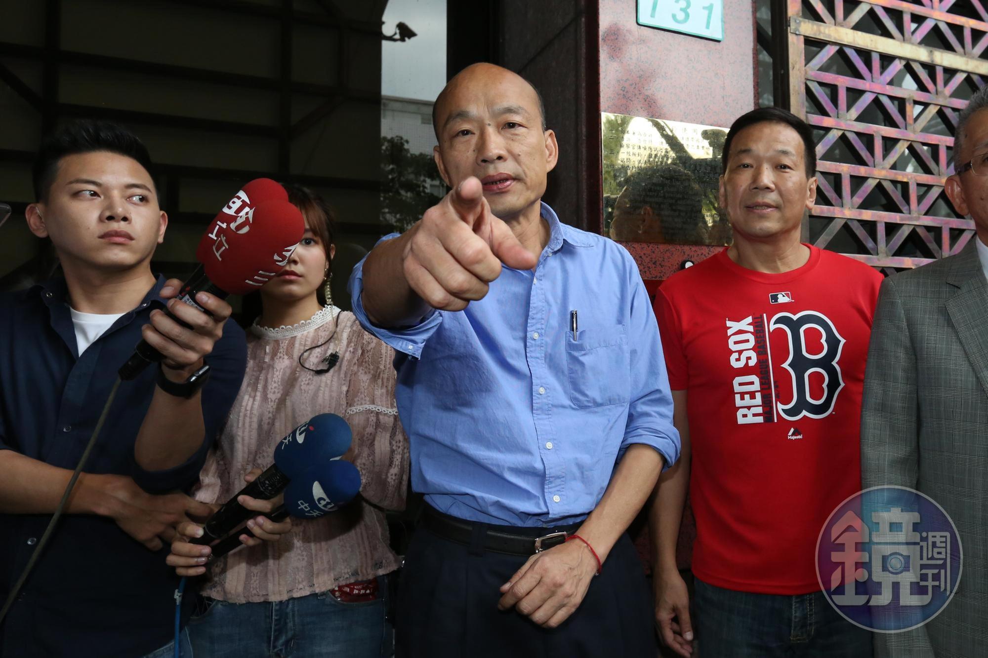 韓國瑜去年針對知名臉書粉絲專頁《台北惡棍》中散播對其不實攻擊言論,向刑事局提告。