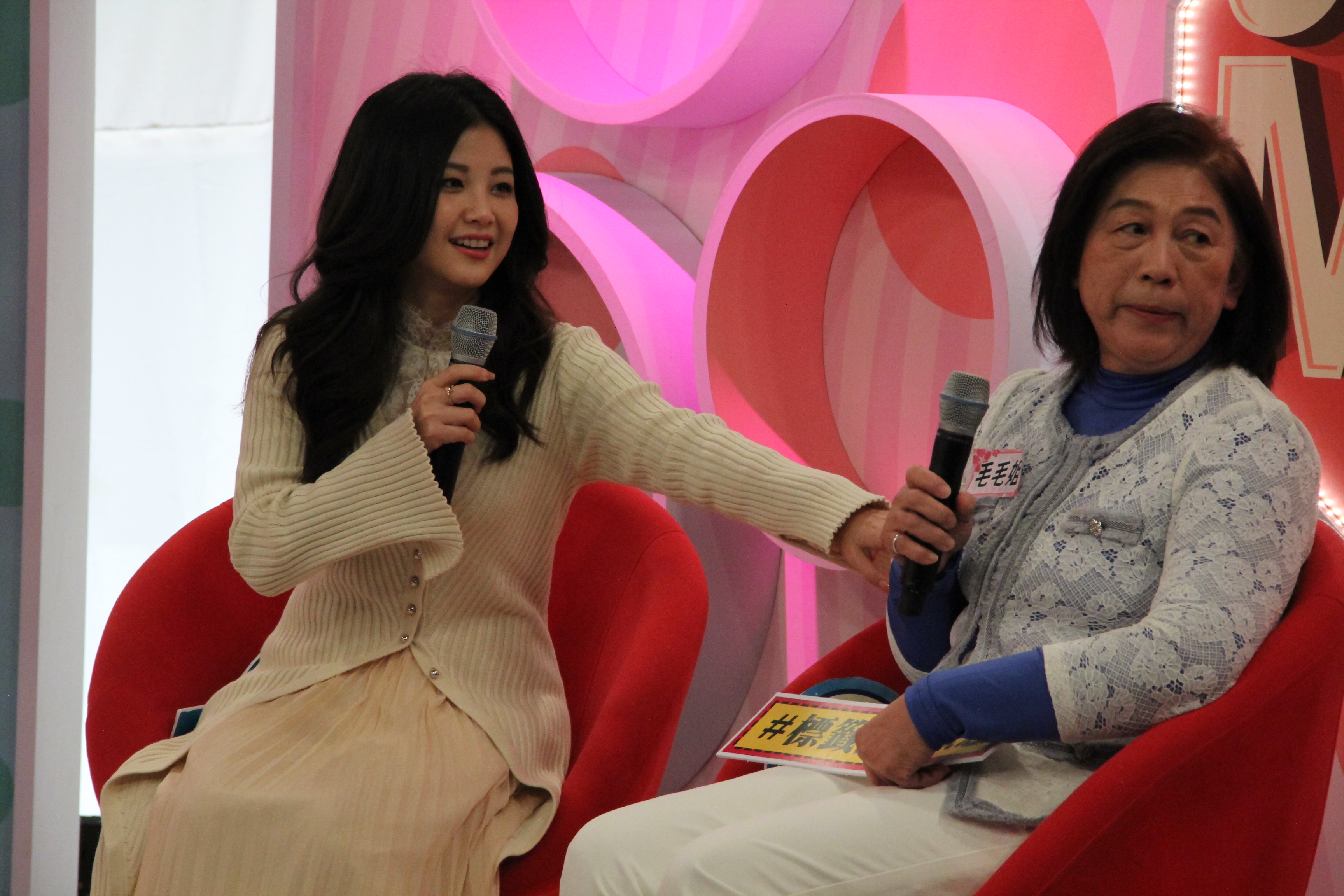 《聽媽媽的話》邀請到小Call與她婆婆「毛毛姐」，揭露自家超奇葩「婆媳問題」。（年代提供）