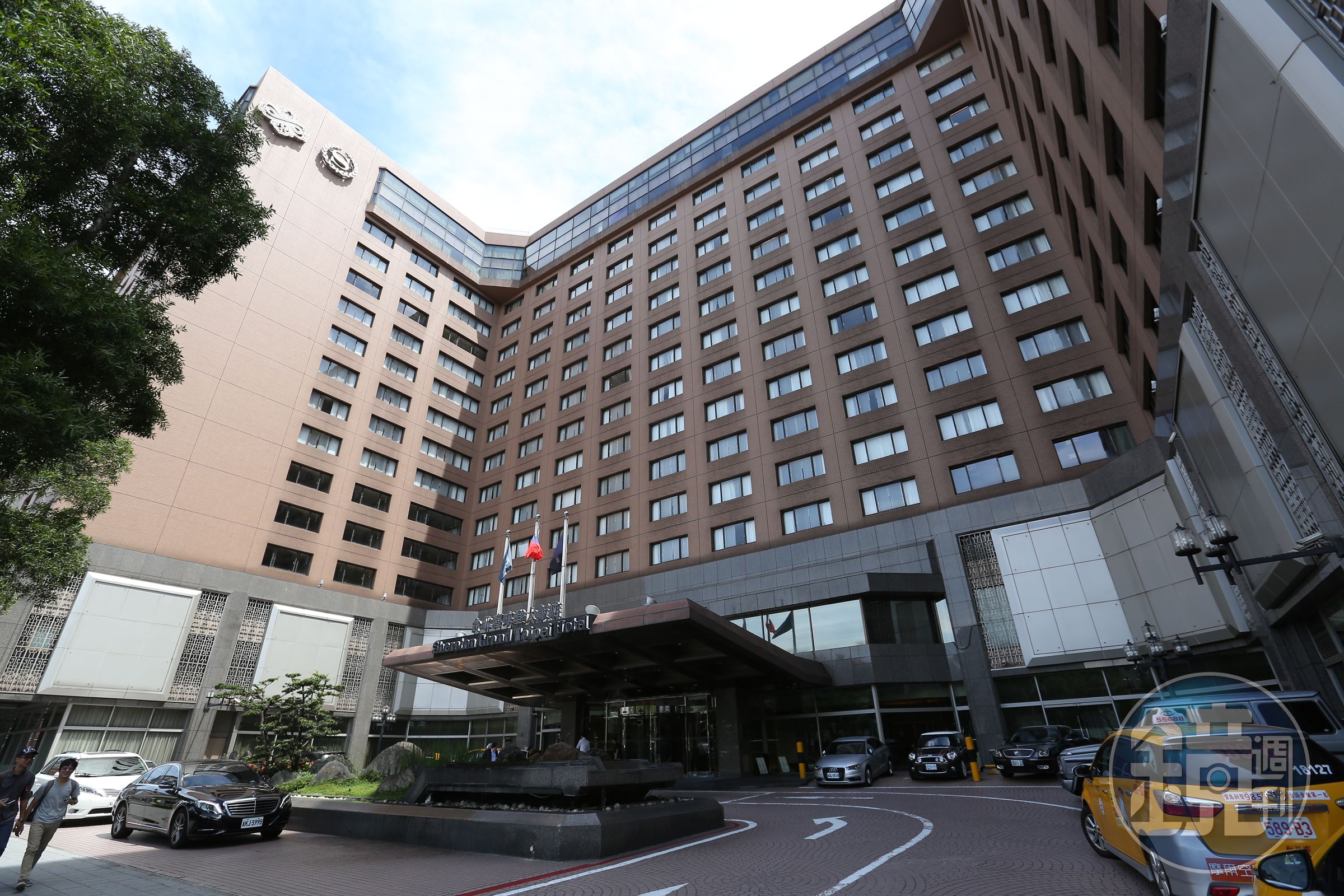 REITs的信託投資標的包括飯店、商場，可以讓一般投資人輕鬆以小額資金成為包租公。