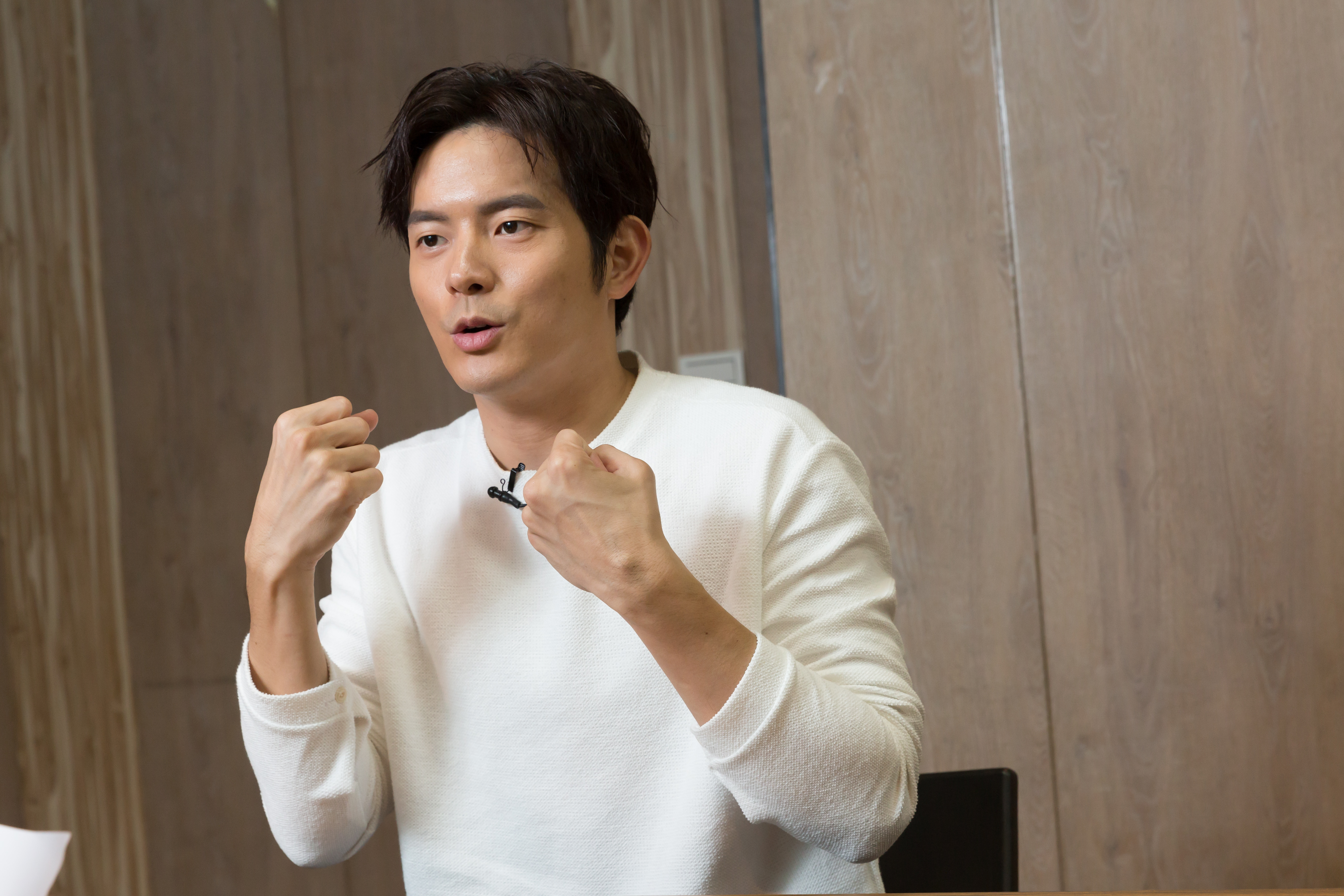 宥勝把錢存在保險裡，但也曾經解過儲蓄險投入股市，沒想到300萬全都賠光了。