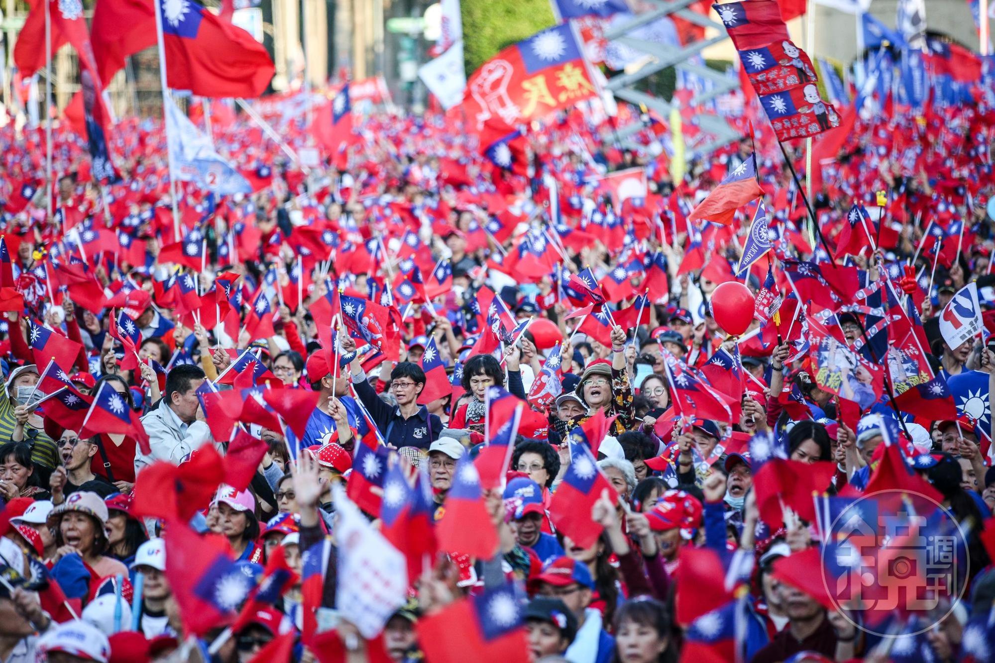 國民黨總統候選人韓國瑜造勢,主辦單位在晚間6點40分宣布,現場人數已突破50萬人。