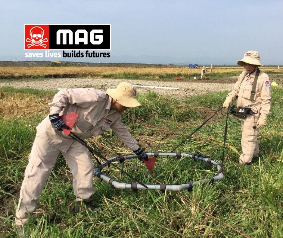 越戰讓越南留下許多遺毒，光是迄今仍未拆除的未爆彈就有三百多萬枚。圖為MAG越南團隊紀錄，非當事人。（翻攝自MAG臉書）
