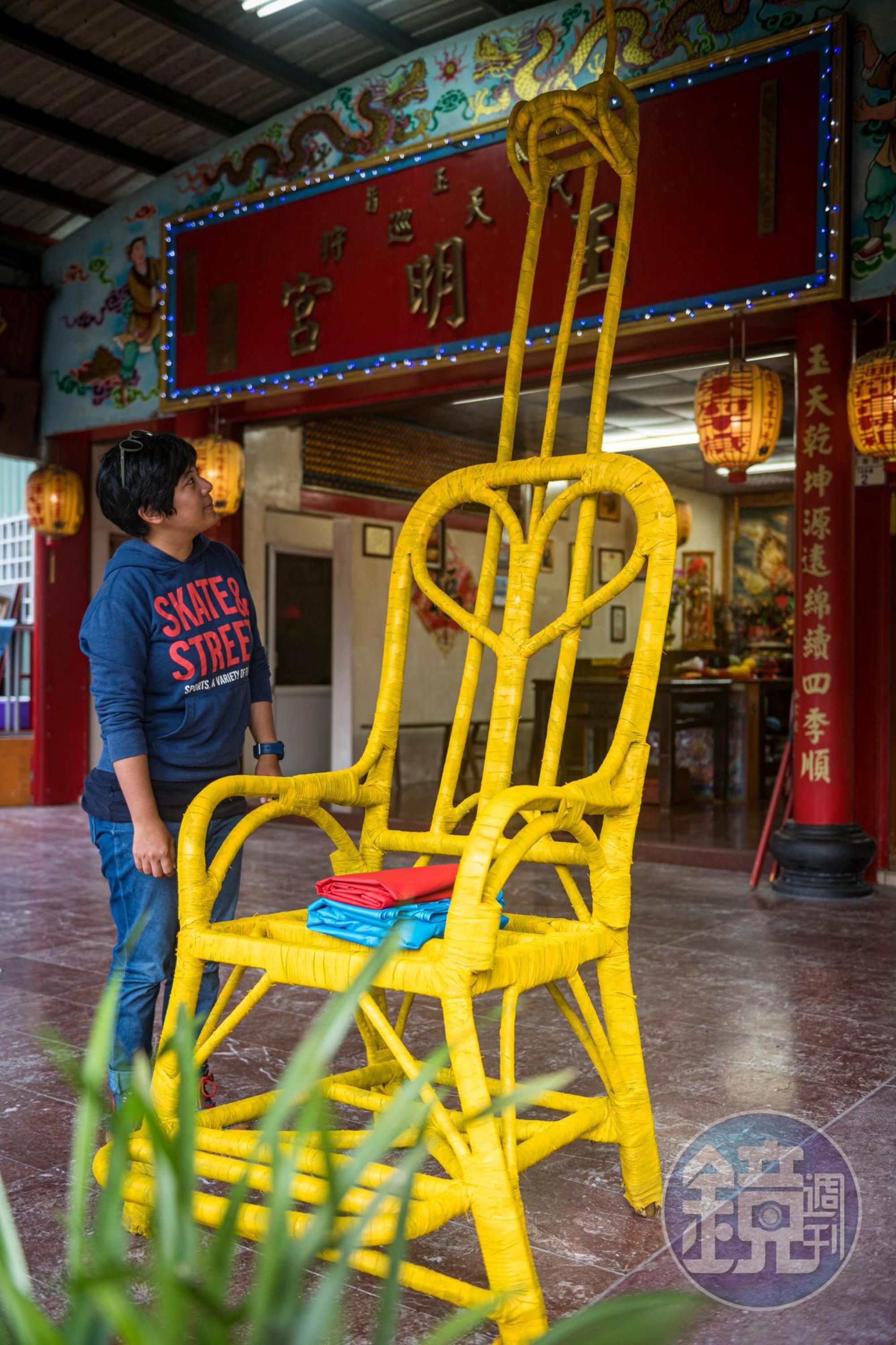 每年元宵，玉明宮會炸武財神，場景震撼。