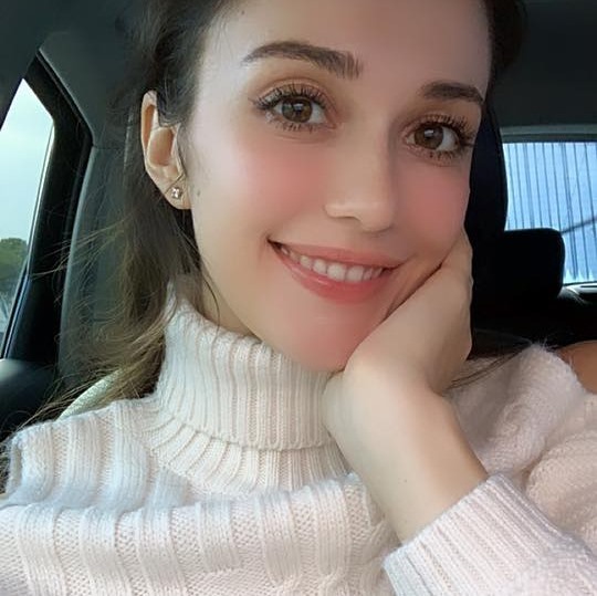 去年才拿到台灣身分證的瑞莎今年是首投族，花了五分鐘完成投票。（翻攝自瑞莎臉書）