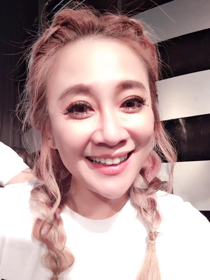 屈中恆老婆Vicky曾表示投資秀琴餐廳20萬元,不僅不知店已收掉,也沒看過財務報表,秀琴辯駁投資本就有賺有賠。(翻攝自秀琴臉書)
