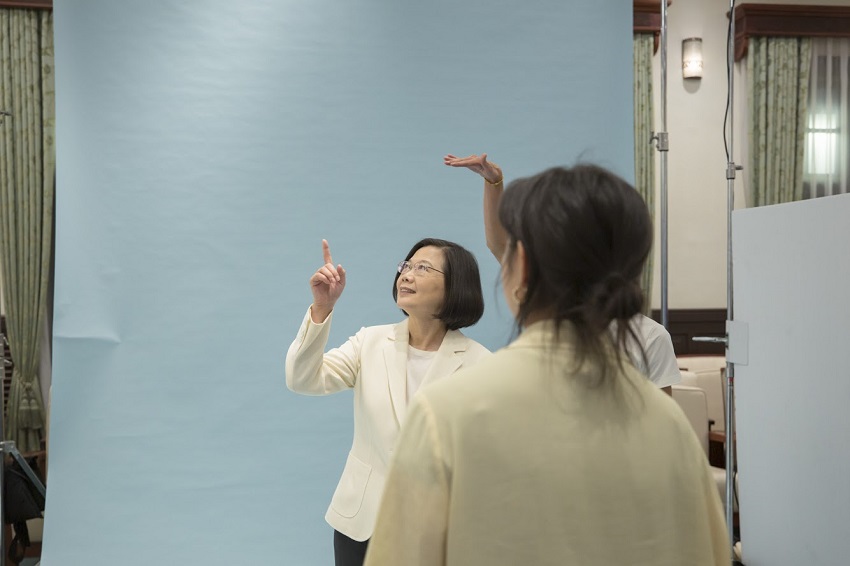 蔡英文總統在選前接受西方媒體訪問。(總統府網站)