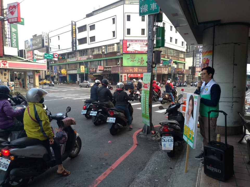 綠黨邀美女名醫鄧惠文擔任不分區首席，王浩宇期待以鄧的高知名度拉抬選情，惜仍未達到3%目標。