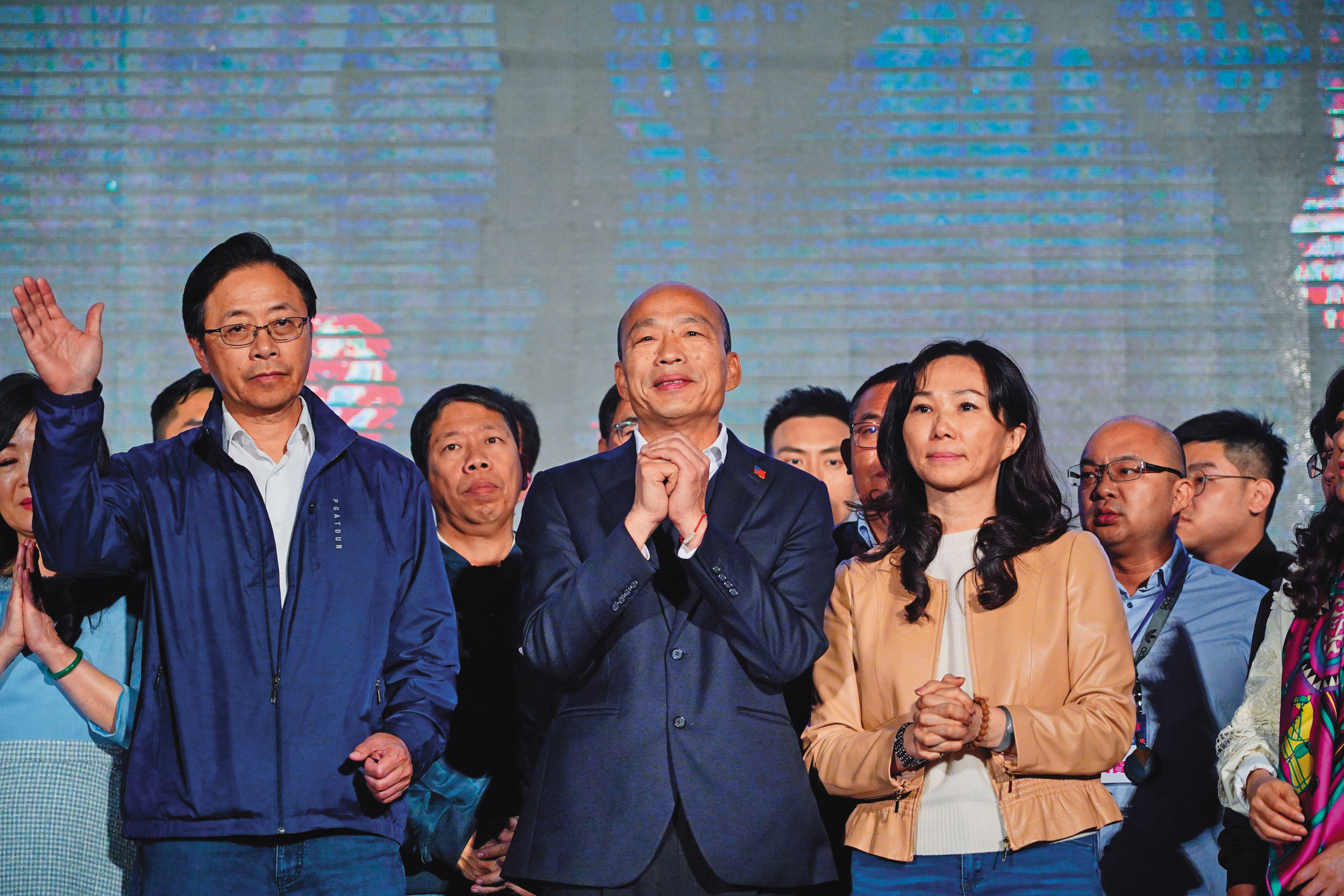 韓國瑜背棄高雄市，惹翻中間選民，弄到只剩下藍營基本盤。