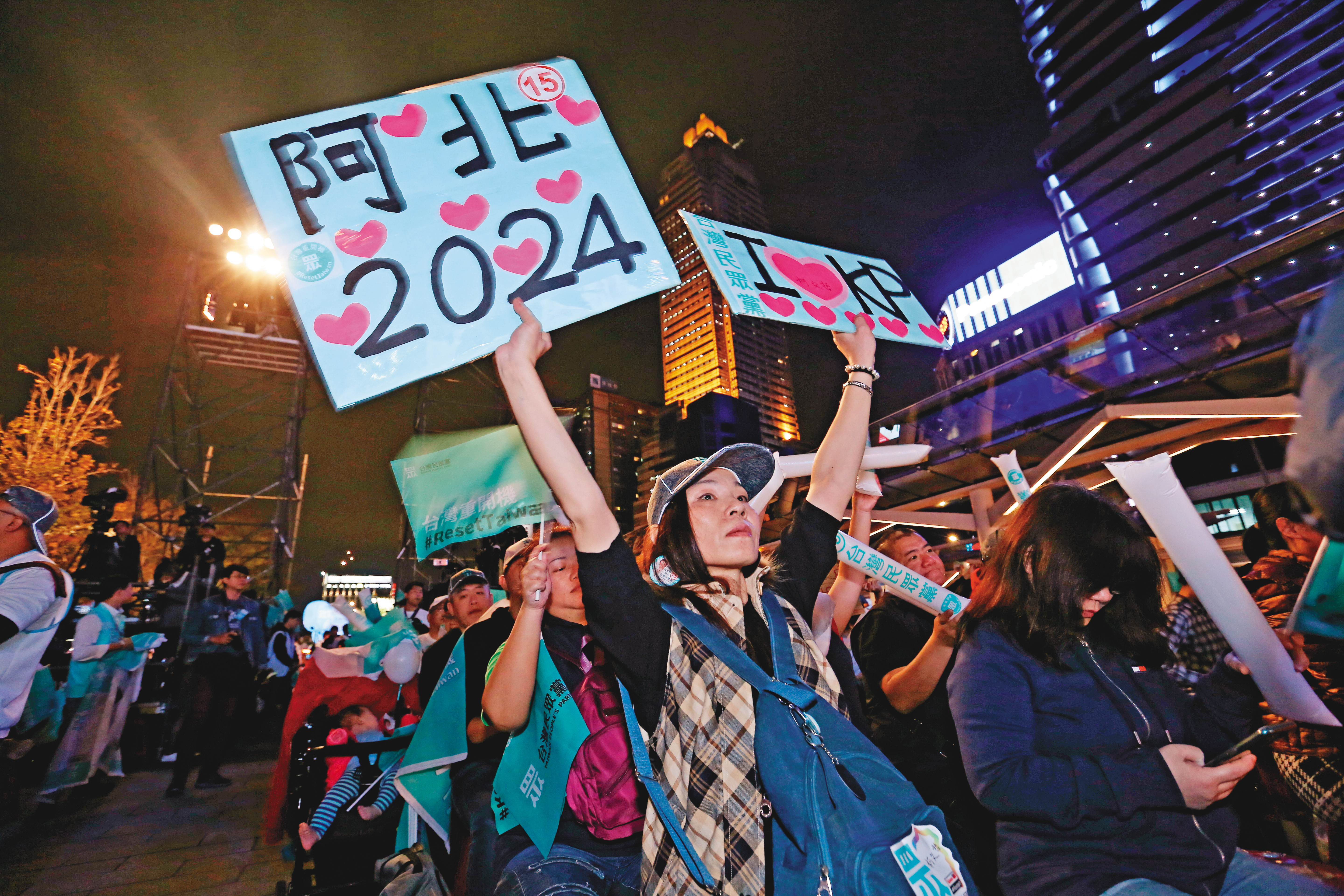 不少支持者拱柯P參選2024總統，柯受訪不諱言，進軍國會就是預先替執政做準備。