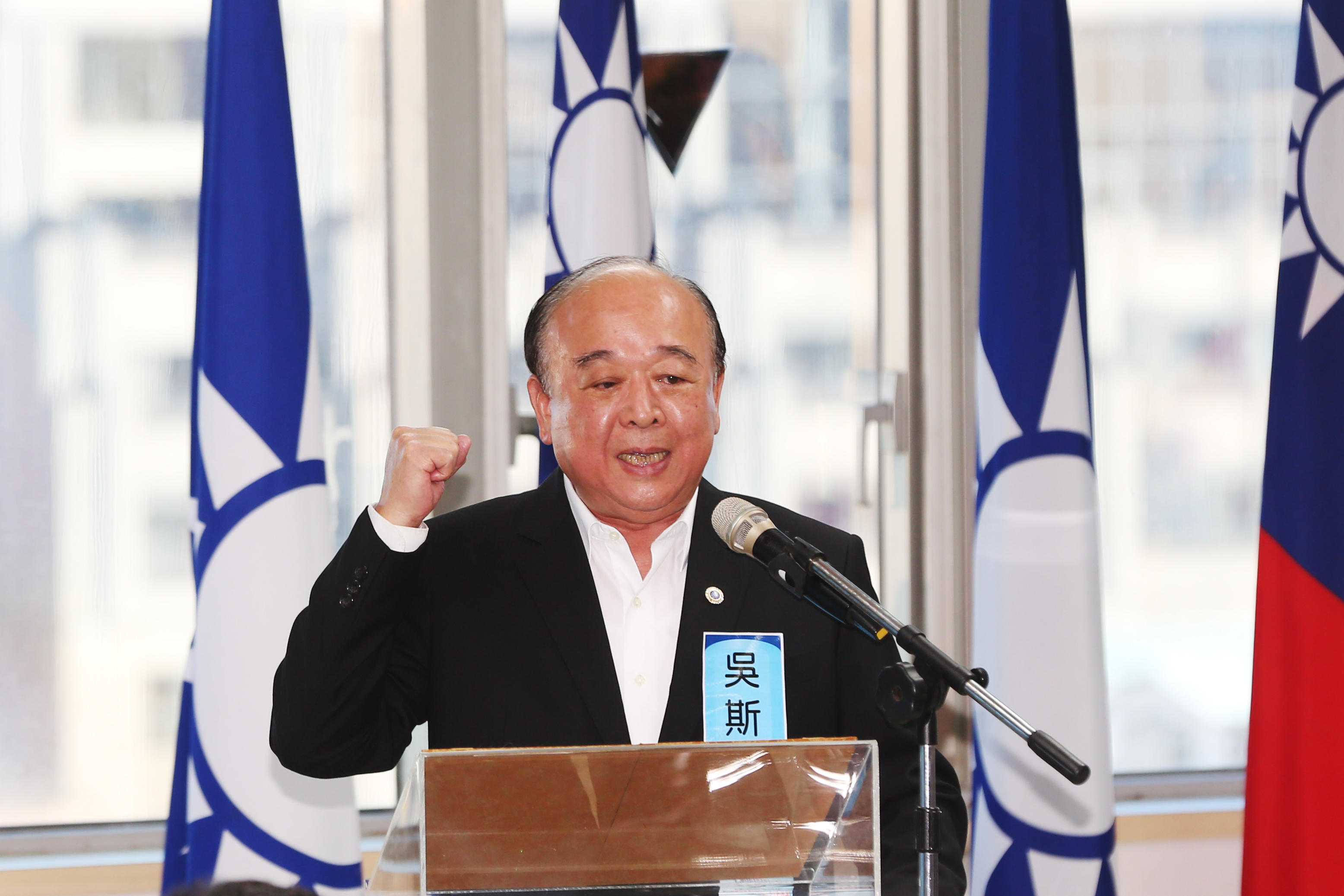 國民黨青壯派要求黨內改革，並要吳敦義辭黨主席，以及吳斯懷辭不分區立委。