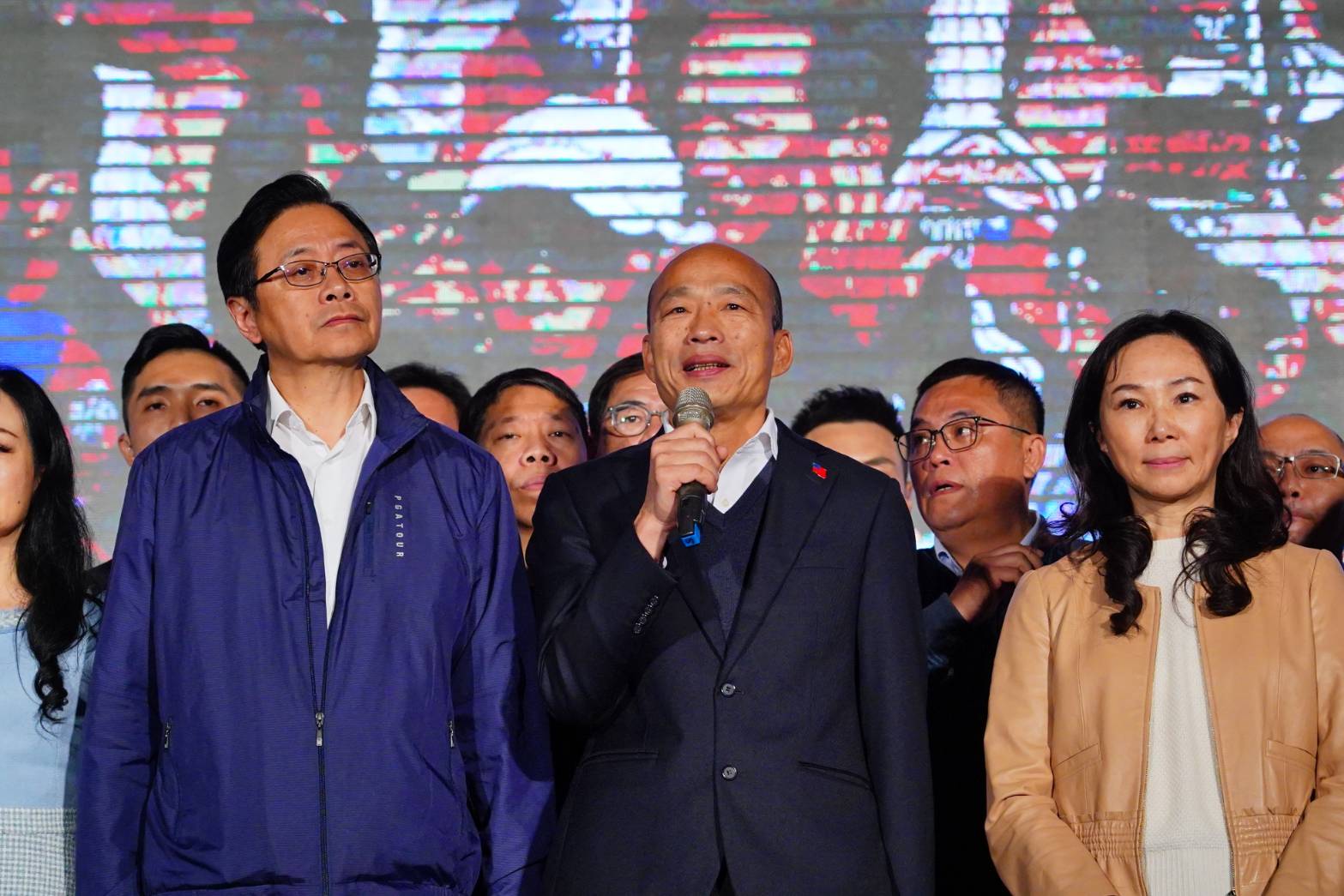 韓國瑜敗選後首返回高雄上班，他召開記者會上對市民道歉，並稱目前沒規劃選黨主席。