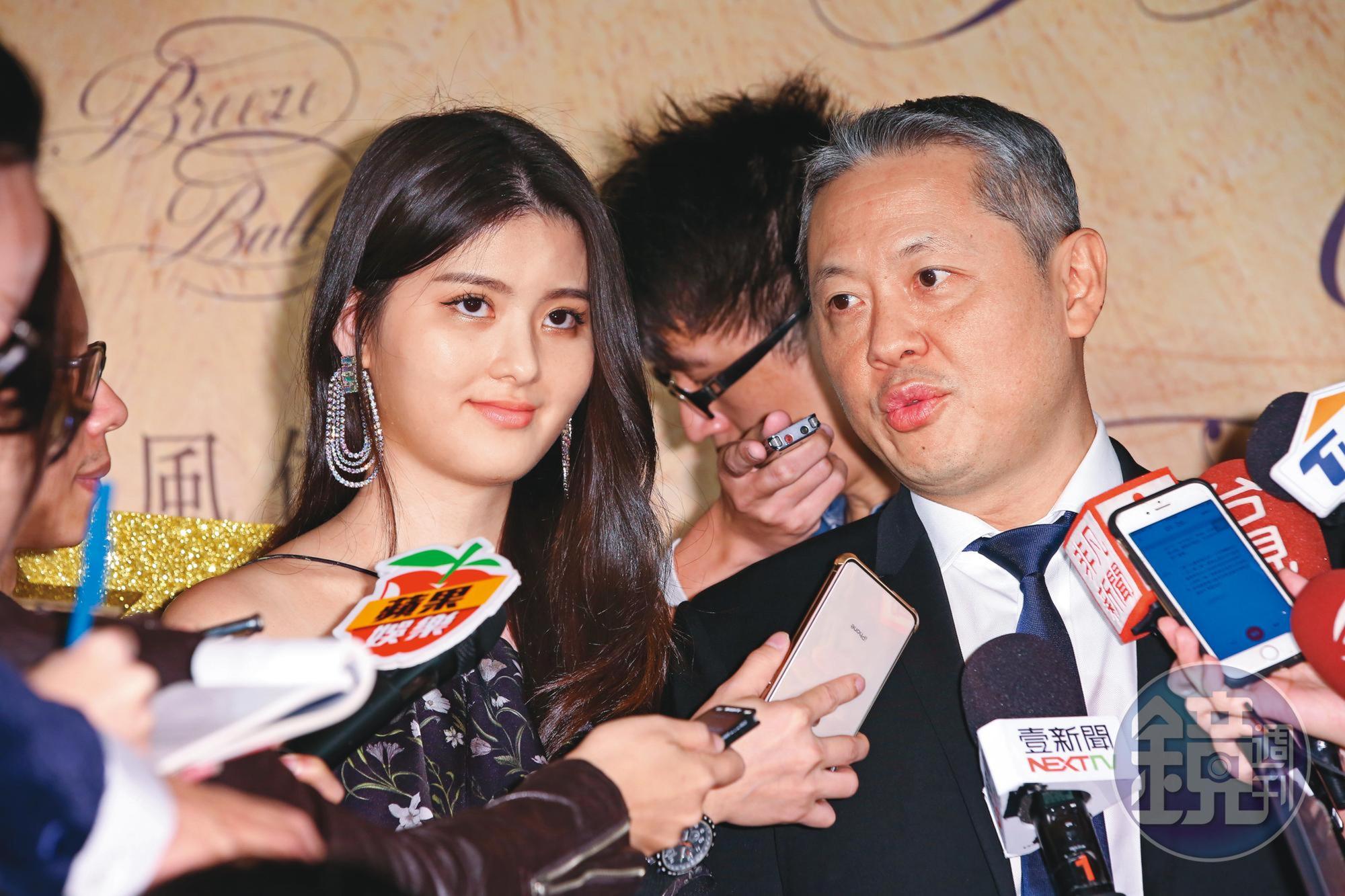 媒體一片狂捧孫芸芸的女兒(左),但如果近看、看久後,其實她長得比較有爸爸(右)的神韻。