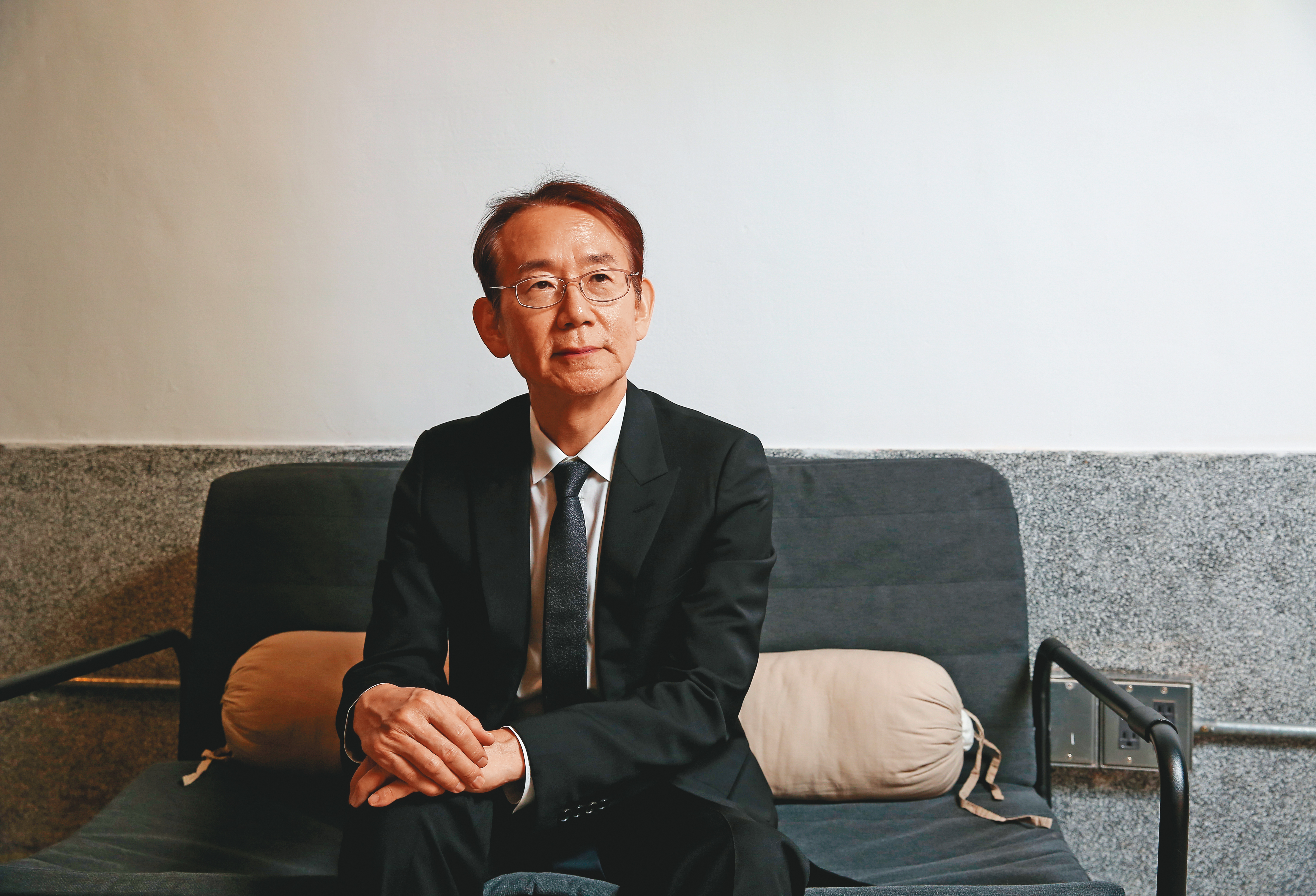 周防正行首次執導他人的劇本,要求自己不能任意修改內容,目的是讓編、導分工確實。