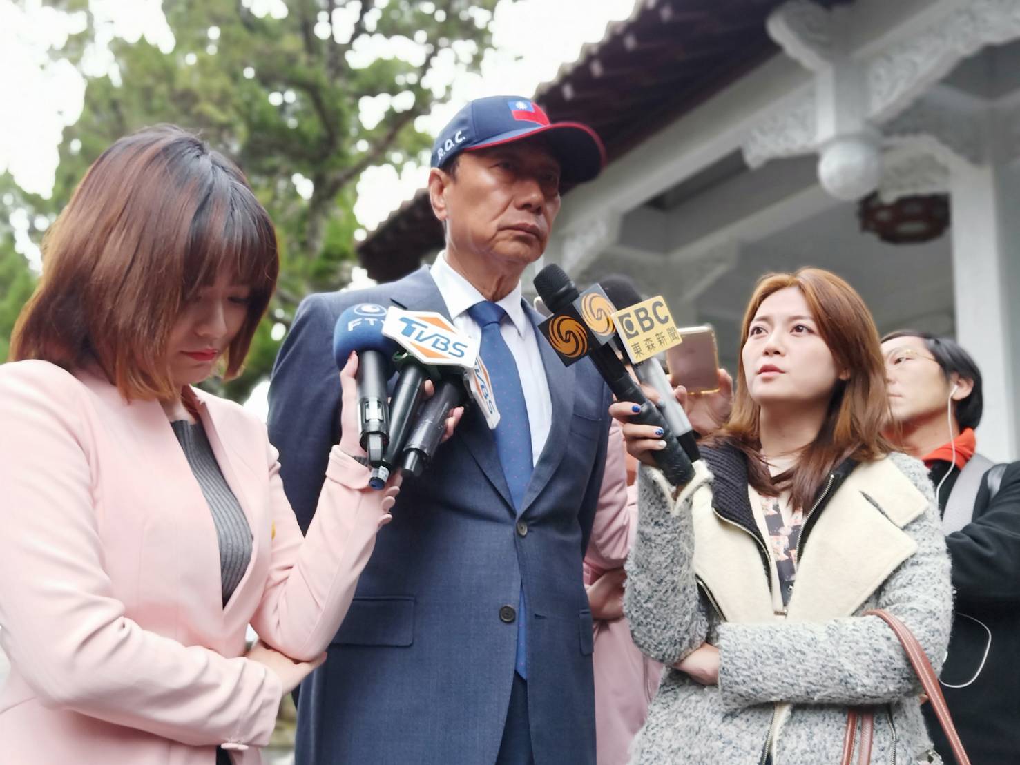 郭台銘出面證實本刊報導，並親自還原開票夜與柯文哲通話的內容。（郭台銘辦公室提供）