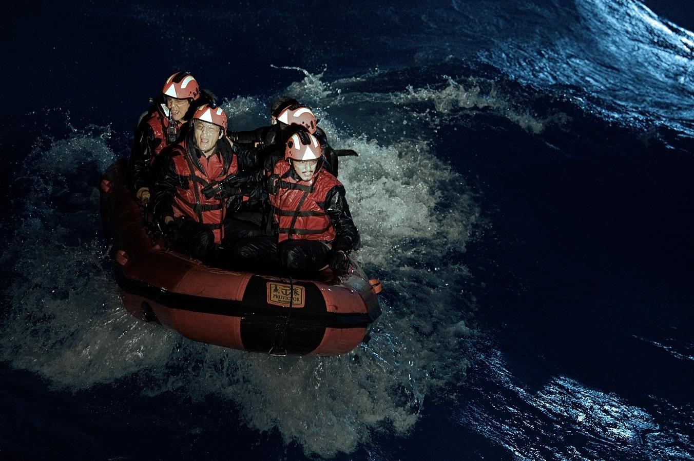 錢人豪執導的災難電影《海霧驚濤駭浪》利用造浪池拍攝逼真的海難場面。  （錢人豪提供） 