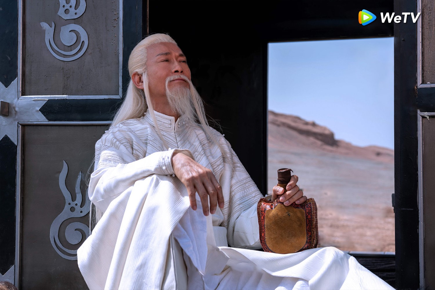 《將夜2》配角堅強72歲鄭少秋詮釋夫子仙風道骨竟是吃貨。(WeTV提供)
