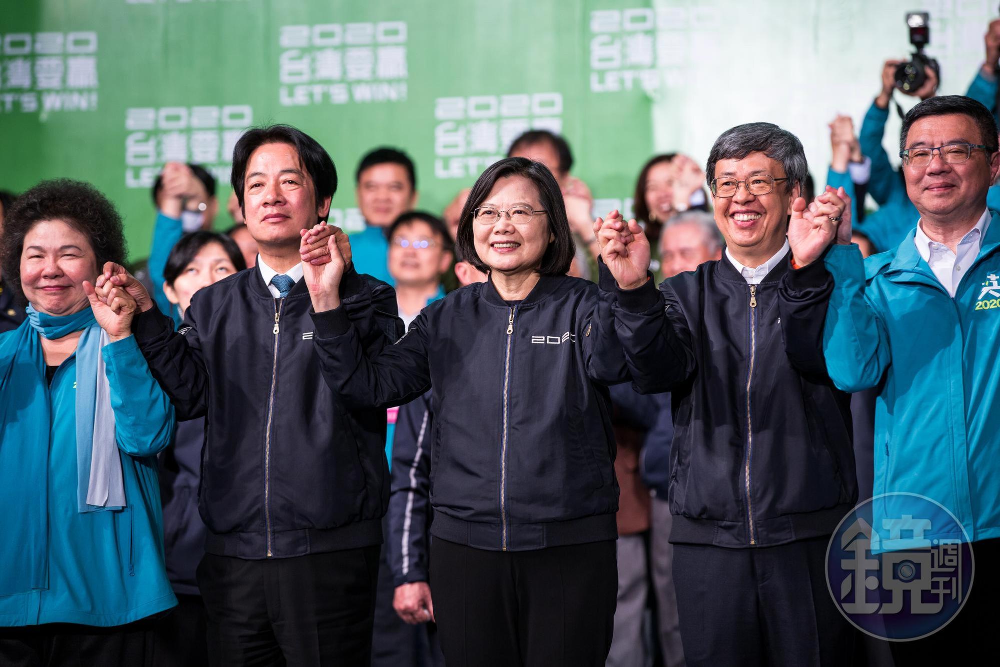 陶文從天象分析，四星連結代表今年政治影響經濟表現的氣氛濃厚。