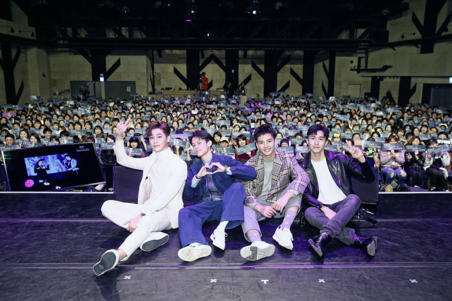 宋偉恩、黃雋智、張瀚元、劉韋辰日前特別南下高雄舉辦見面會，與現場來自海內外的近700名粉絲同樂。 