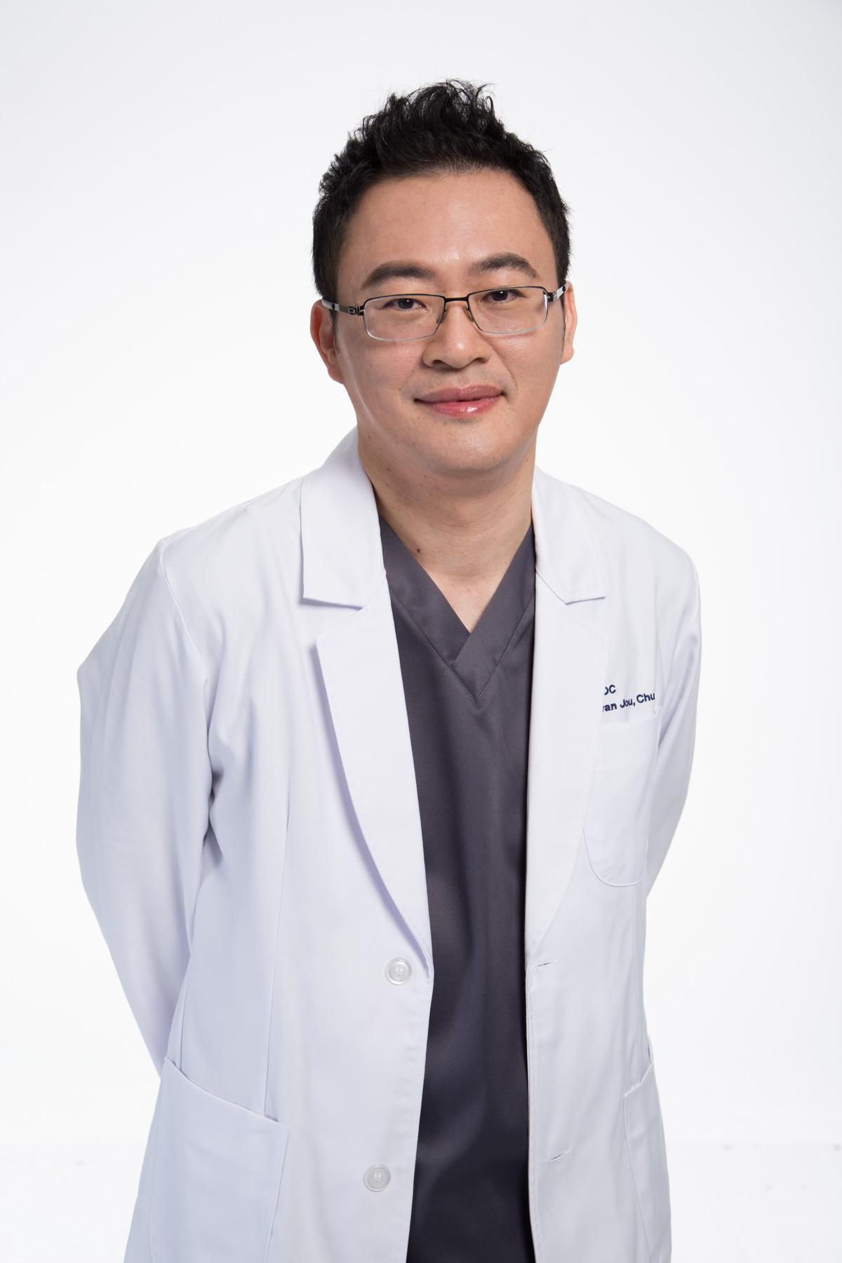 台北生髮診所院長 朱冠州醫師。
