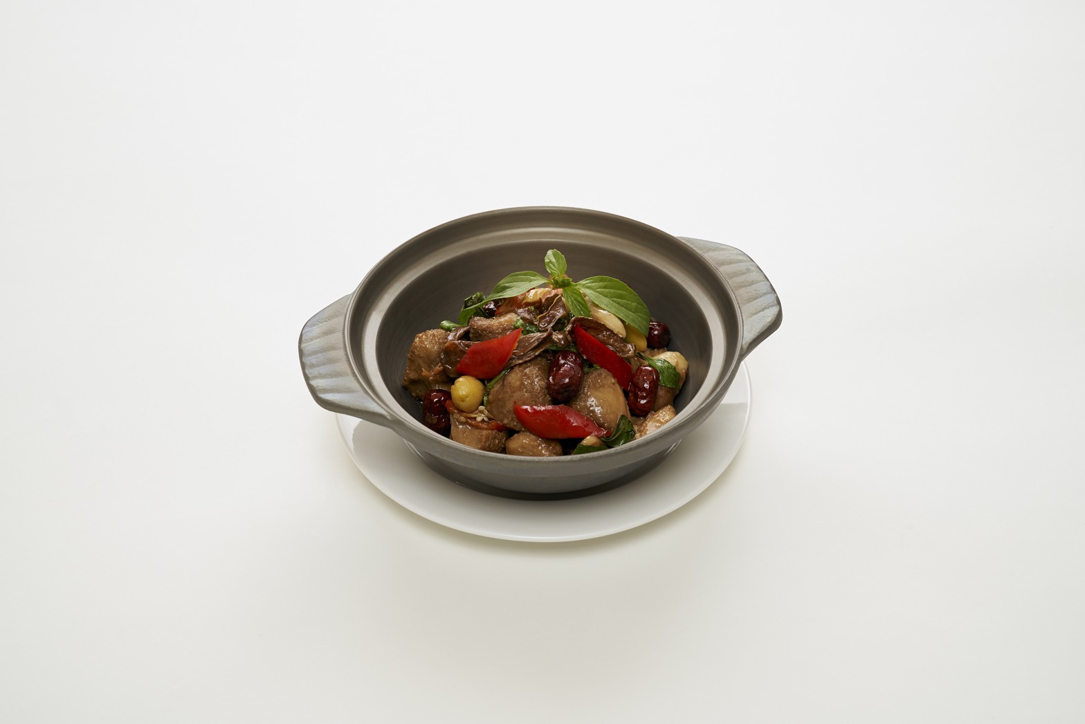塔香燒猴菇選用猴頭菇入菜，是古代極具推崇的「養胃山珍」。（翻攝畫面）
