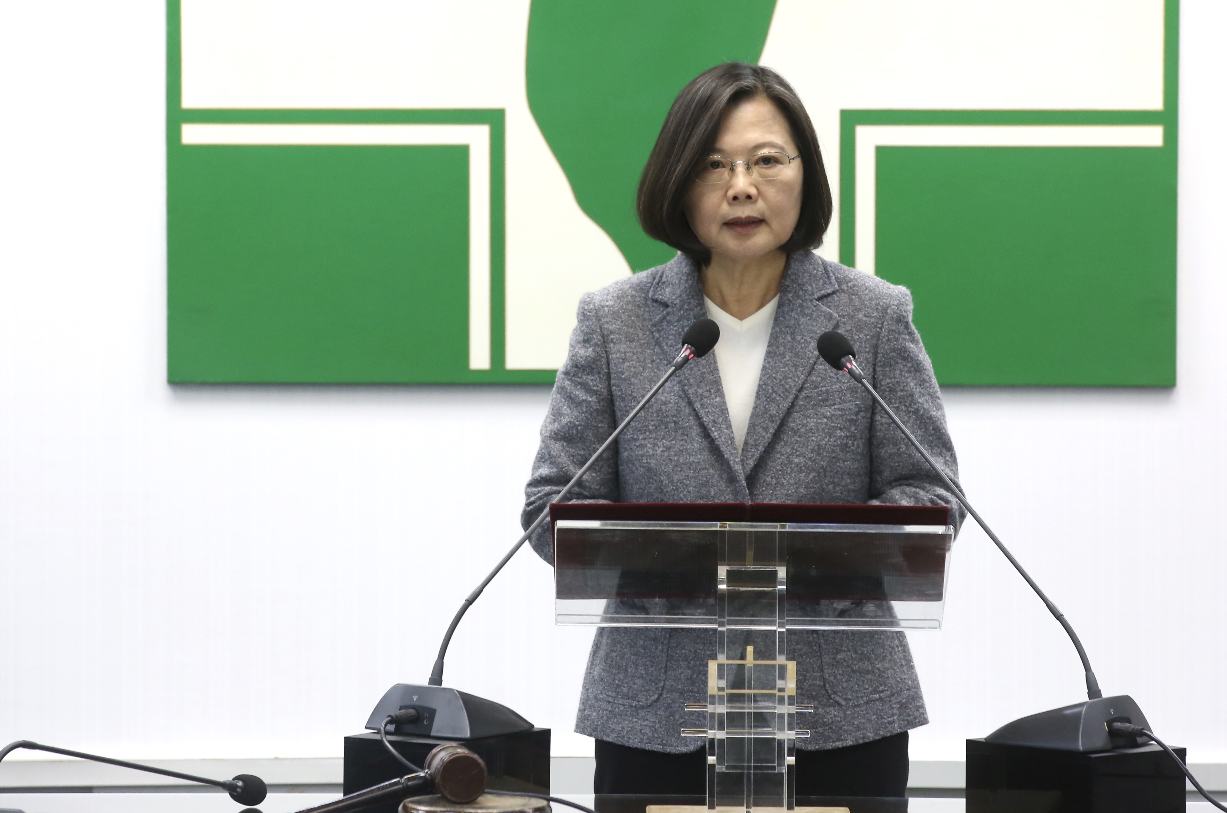 連任成功的總統蔡英文今到民進黨中常會表達感謝。