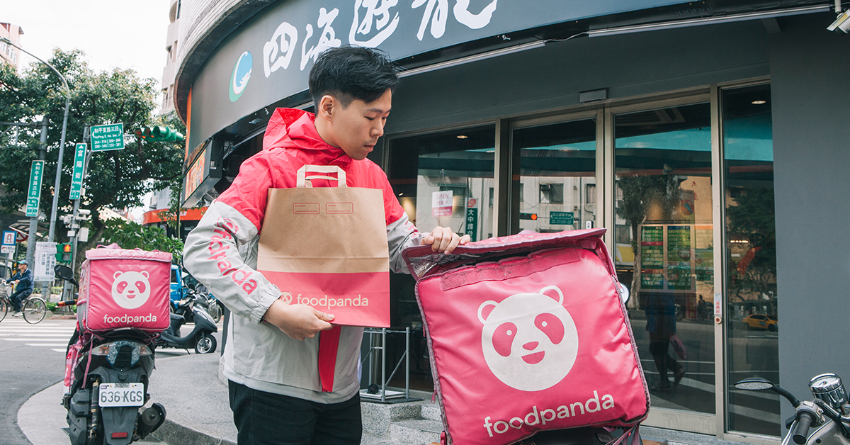 美食外送平台的崛起，讓消費在家就可輕鬆享用美食，但也衍生訂價是否透明的爭議問題。