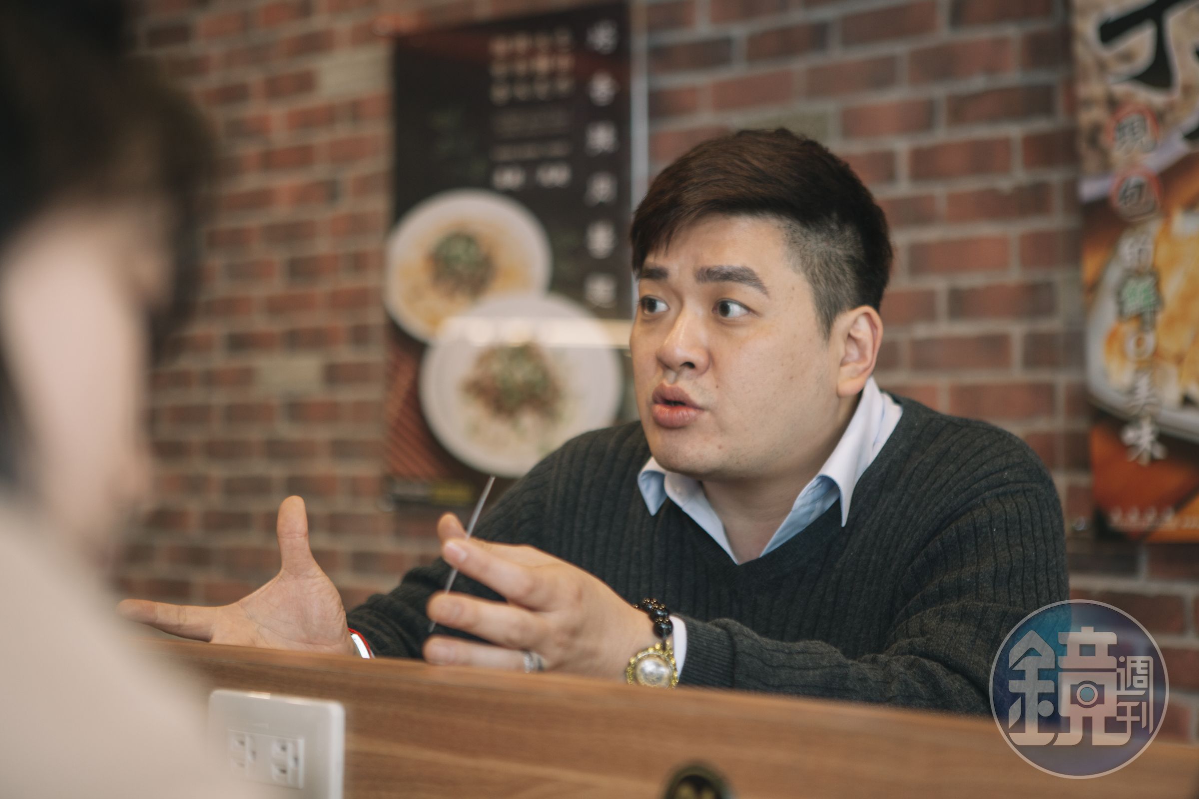 四海遊龍孫經理表示對於店內價的推廣樂觀其成，自由市場端看店家與消費者怎麼選擇，平台只是提供了一個選擇的機會與機制，決定權還是在消費者與店家。