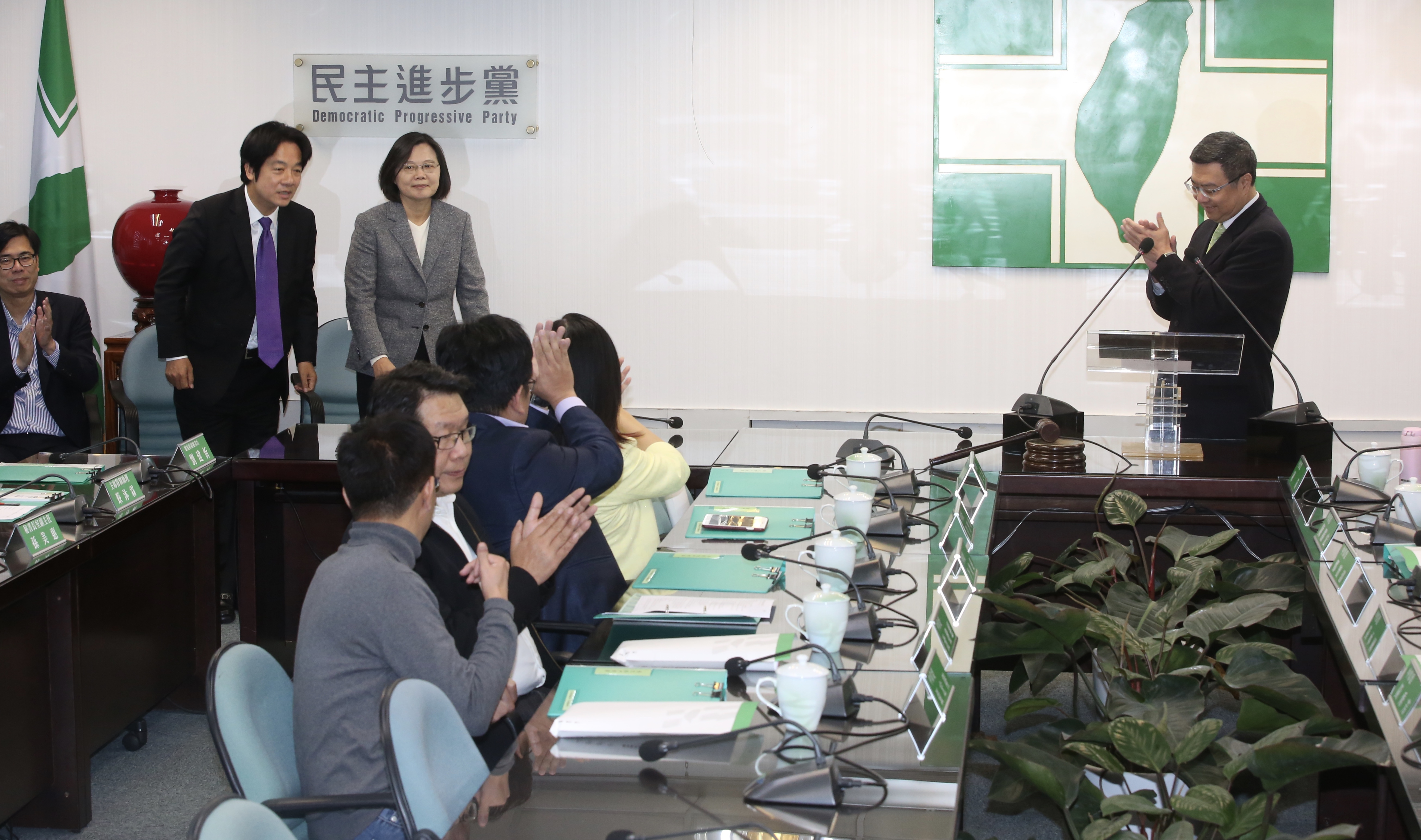 民進黨今開勝選後首次中常會。