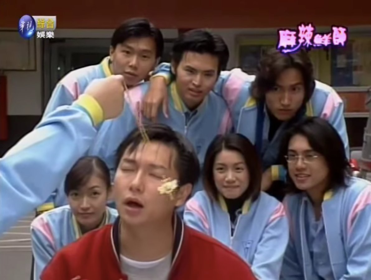 謝祖武在《麻辣鮮師》中扮演搞笑又有教學熱忱的徐磊老師，活靈活現的演出讓他一炮而紅。（翻攝自華視）