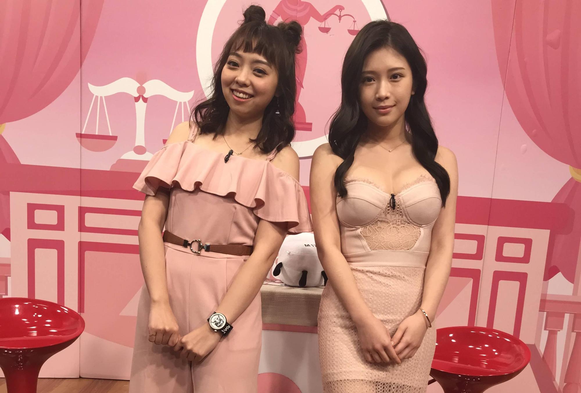 雞排妹（鄭家純）17直播節目《學姊受不了》，日前節目邀請到人稱天筒福星的脫口秀小天后龍龍到場對談。（學姊受不了提供）