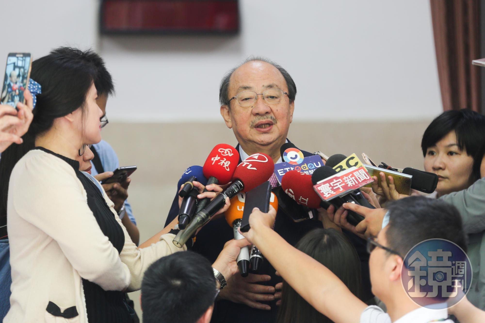 柯建銘證實昨（15日）接到國民黨中常委呂學樟電話，詢問他民進黨代理主席細節。（資料照）