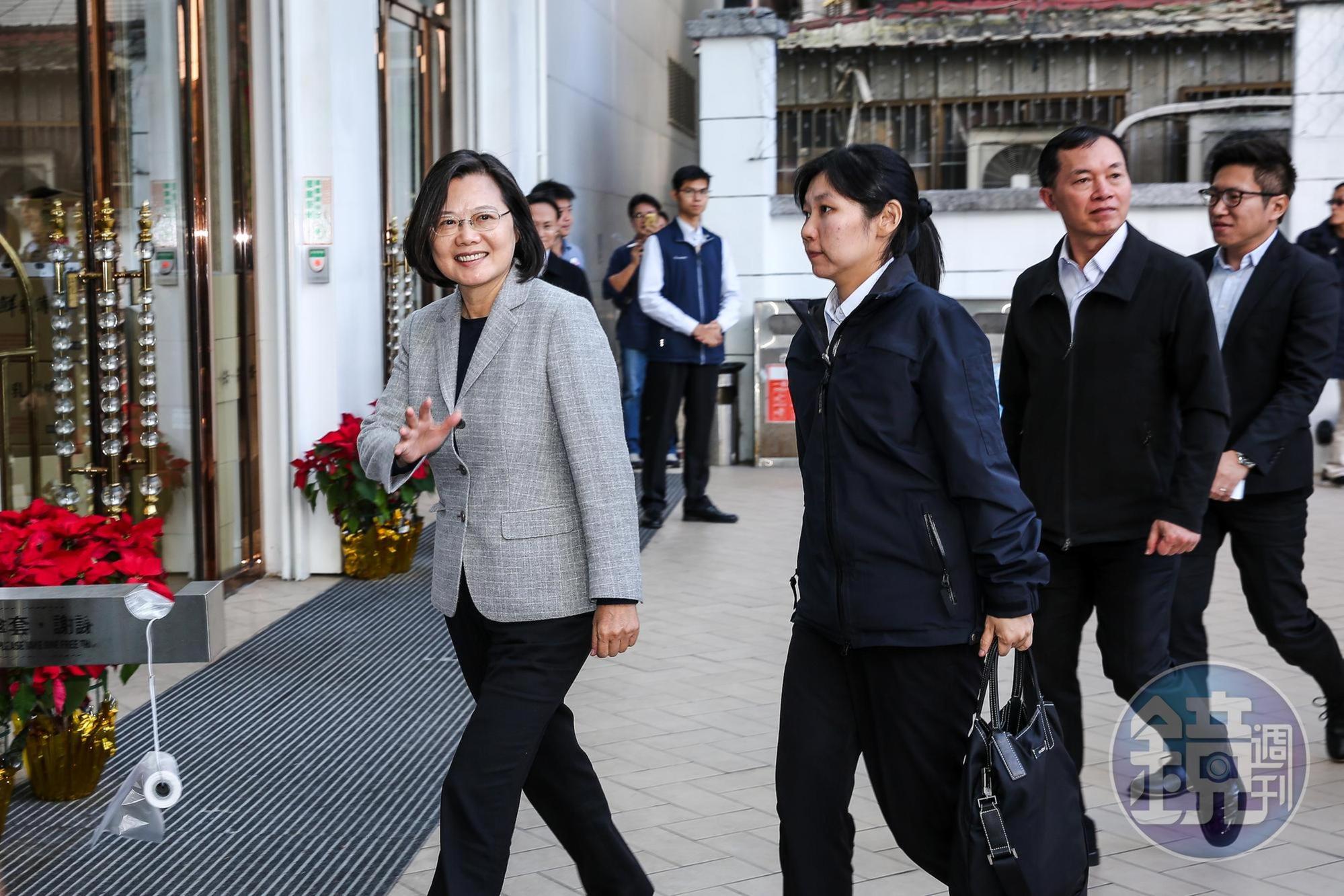 連任成功的總統蔡英文今午出席競選團隊的感恩餐會。