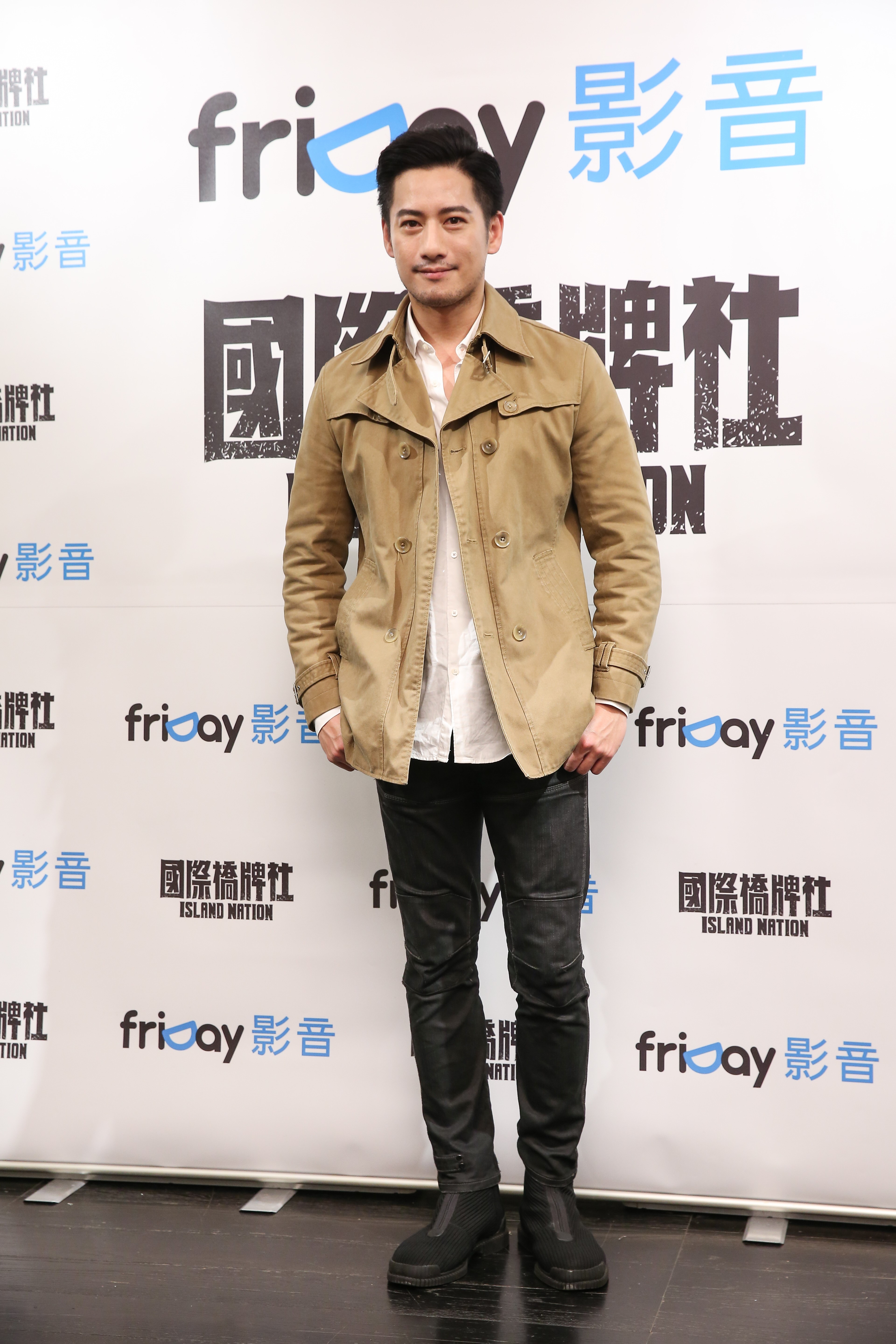 周孝安在《國際橋牌社》飾演侍衛。