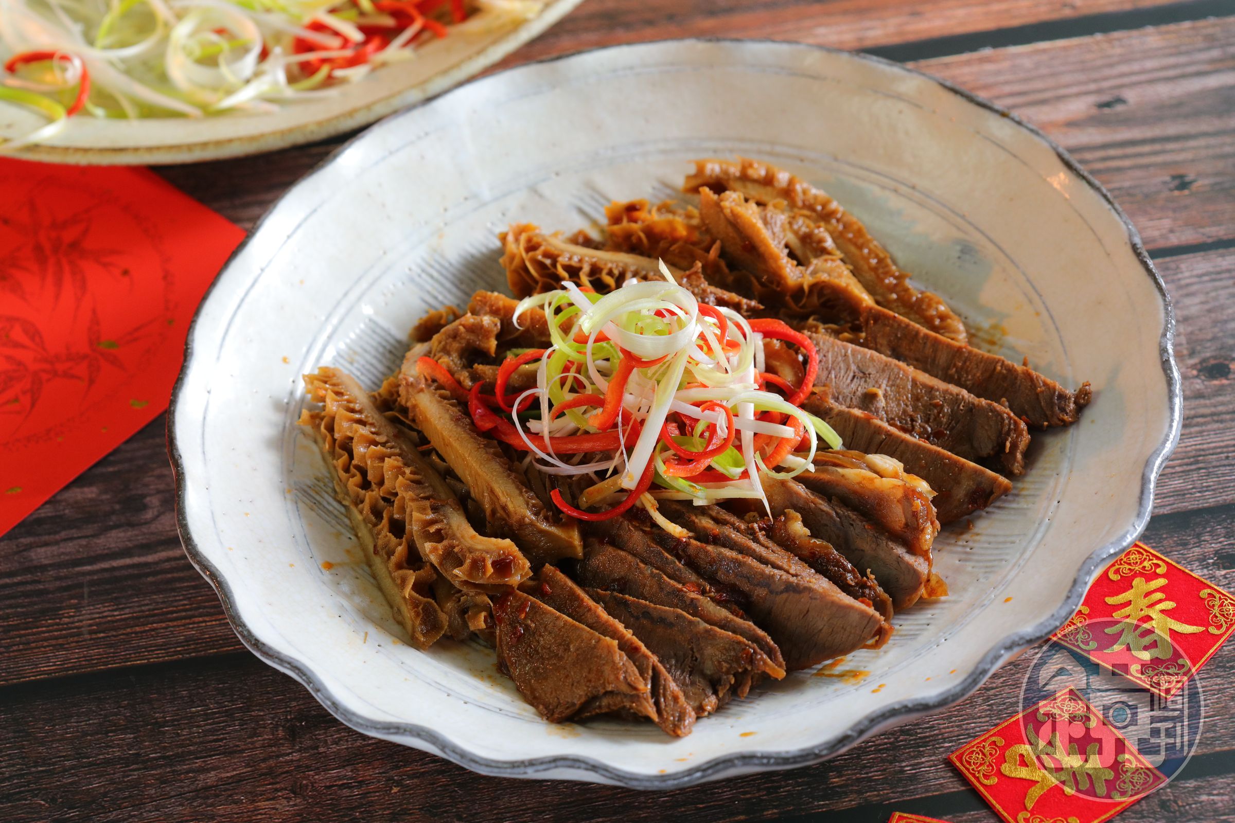 滑韌Q軟的「涼拌椒麻牛肉牛肚」，辛香惹味。