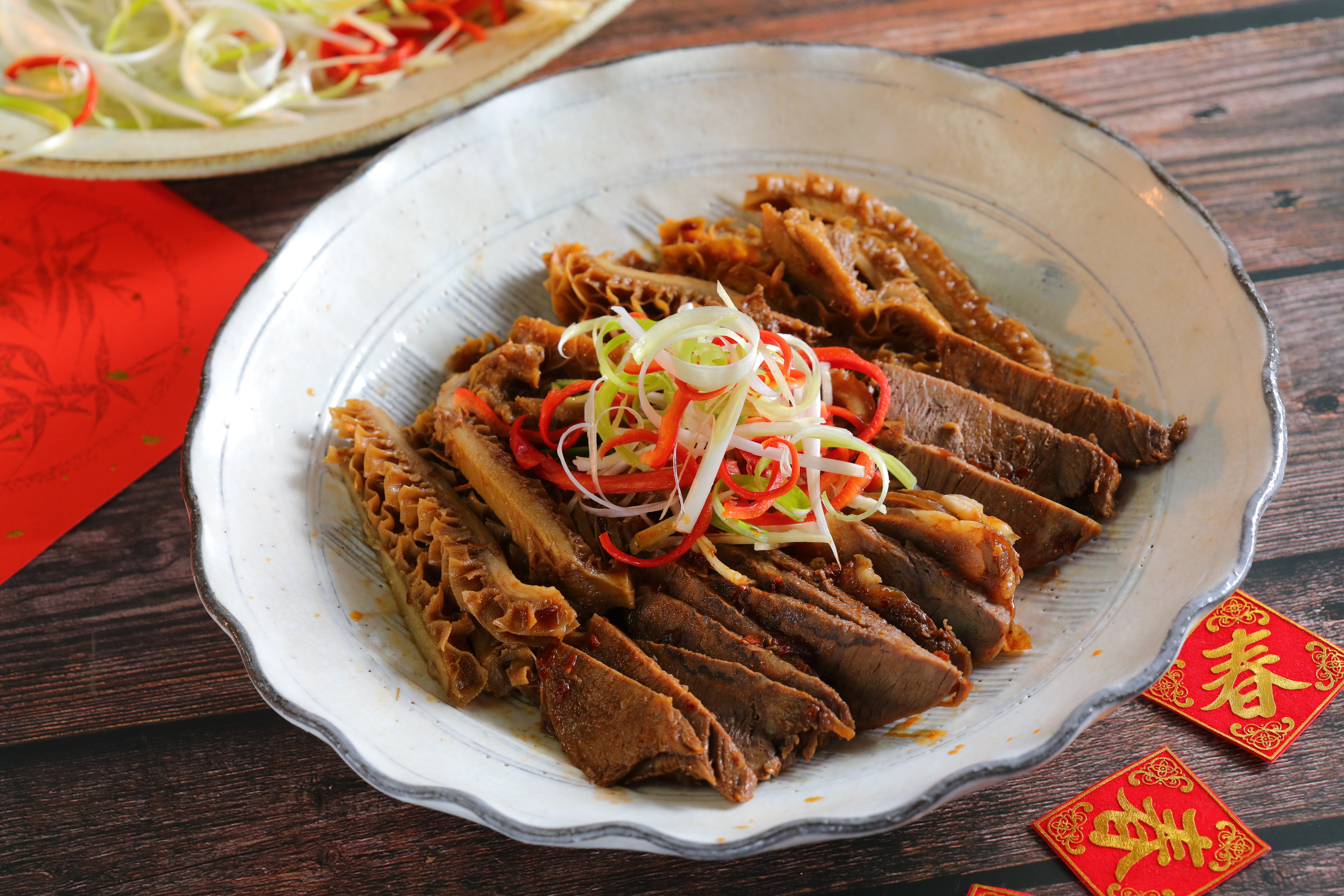 滑韌Q軟的「涼拌椒麻牛肉牛肚」，辛香惹味。