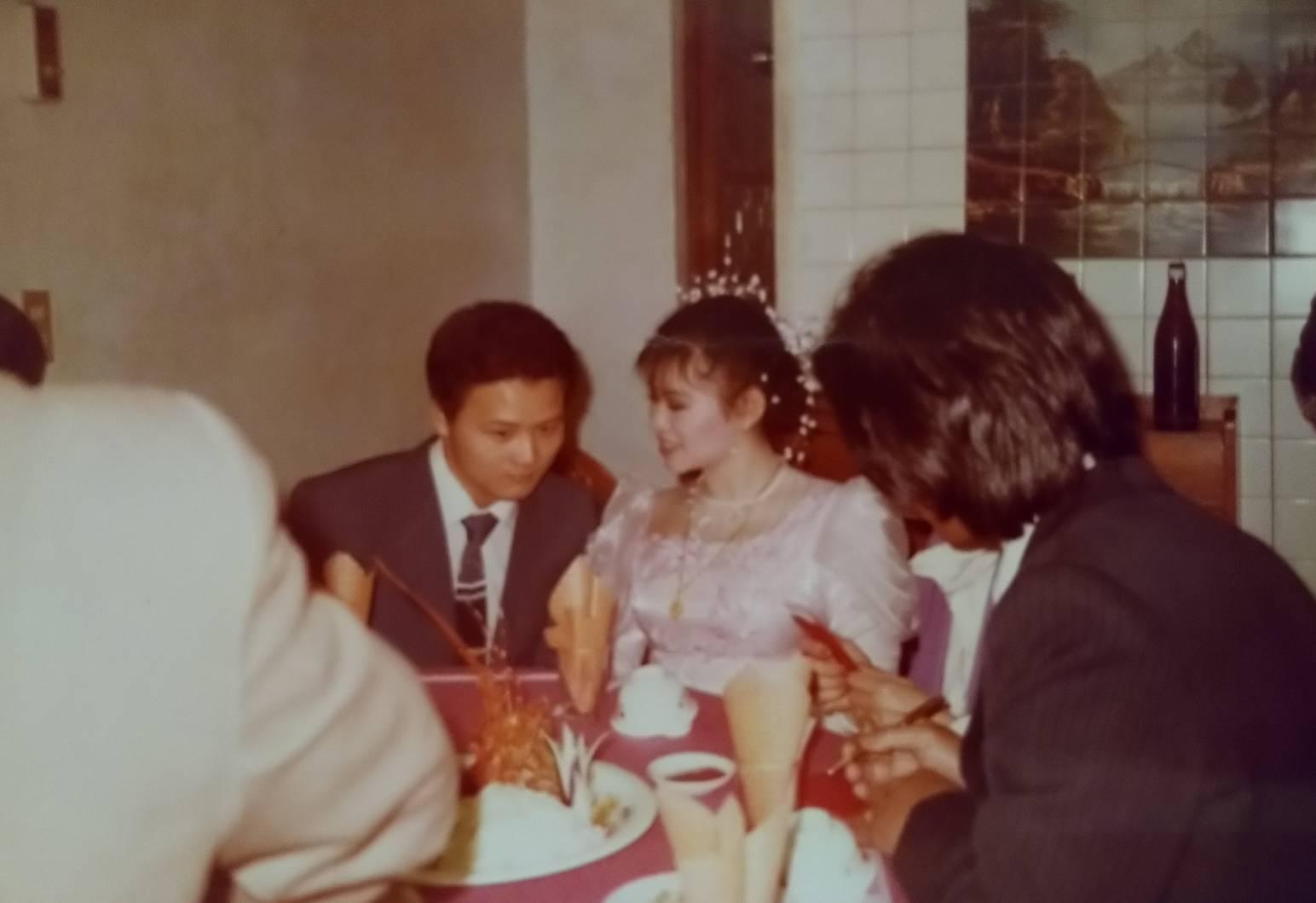 馮坤志的前妻曾淑敏是餐飲世家千金,父親曾為雄曾任職台北市沅陵街的東京飯店總主廚,二伯曾秋分是昔日台北建成圓環名店「三元號」魚翅肉羹老闆。(馮坤志提供)