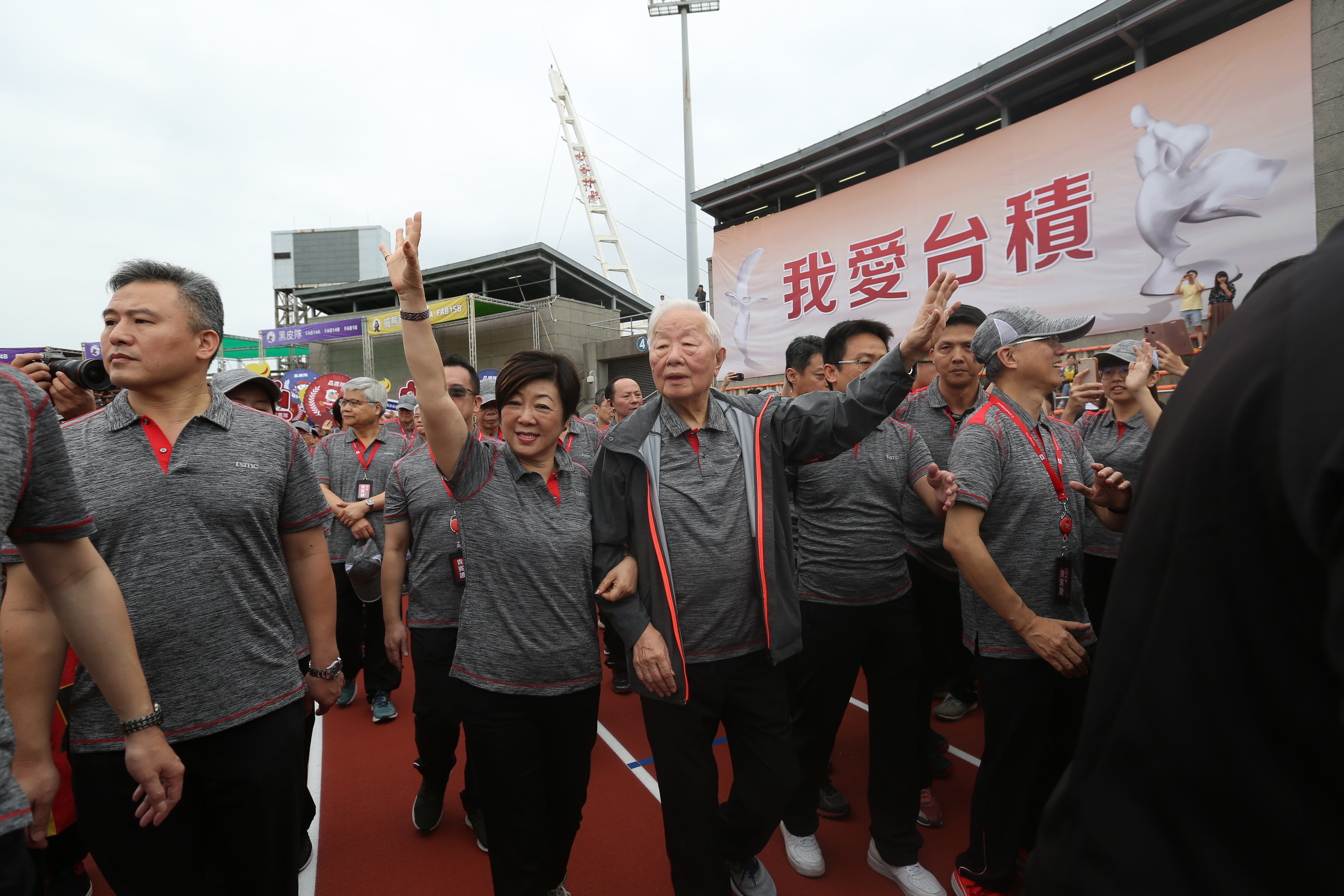 台積電在張忠謀安排好接班人後，市值創佳績，也讓他的退休生活無憂。