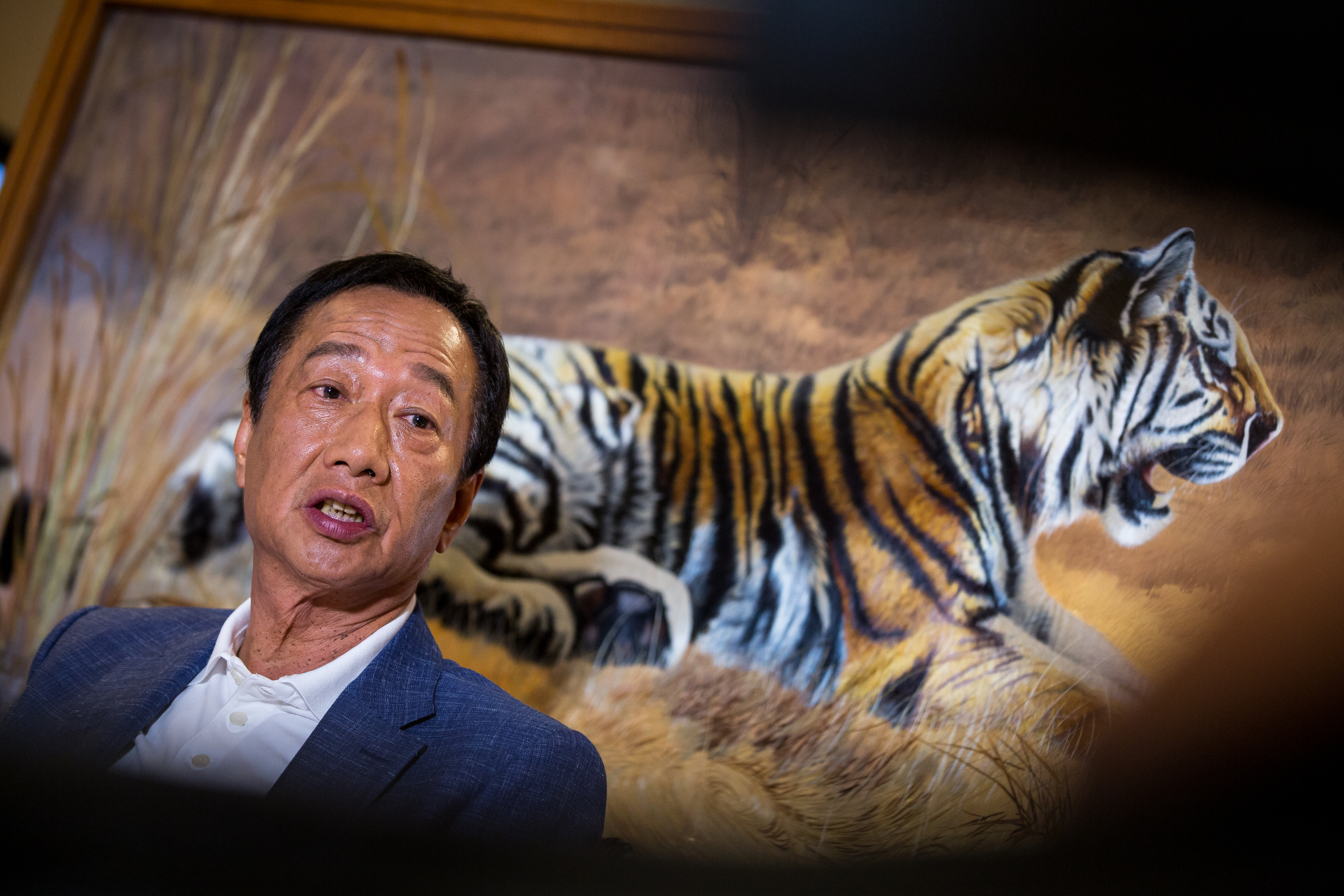 生肖屬虎的鴻海創辦人郭台銘，2019年果真犯太歲、流年不順。