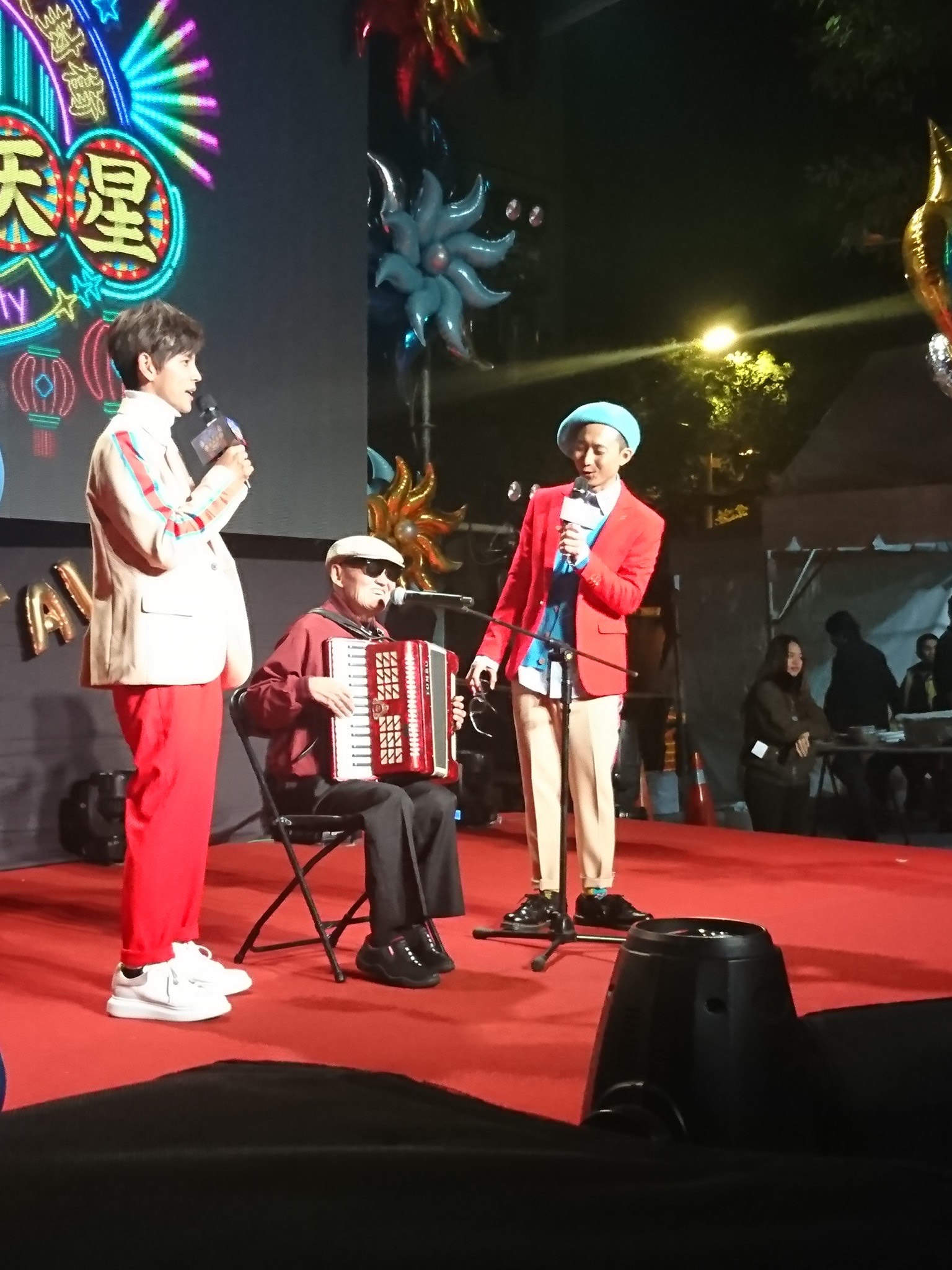 爆發不倫戀後,阿翔今年尾牙場幾乎槓龜,僅剩一場媒體聯歡晚會。(翻攝自浩角翔起臉書)