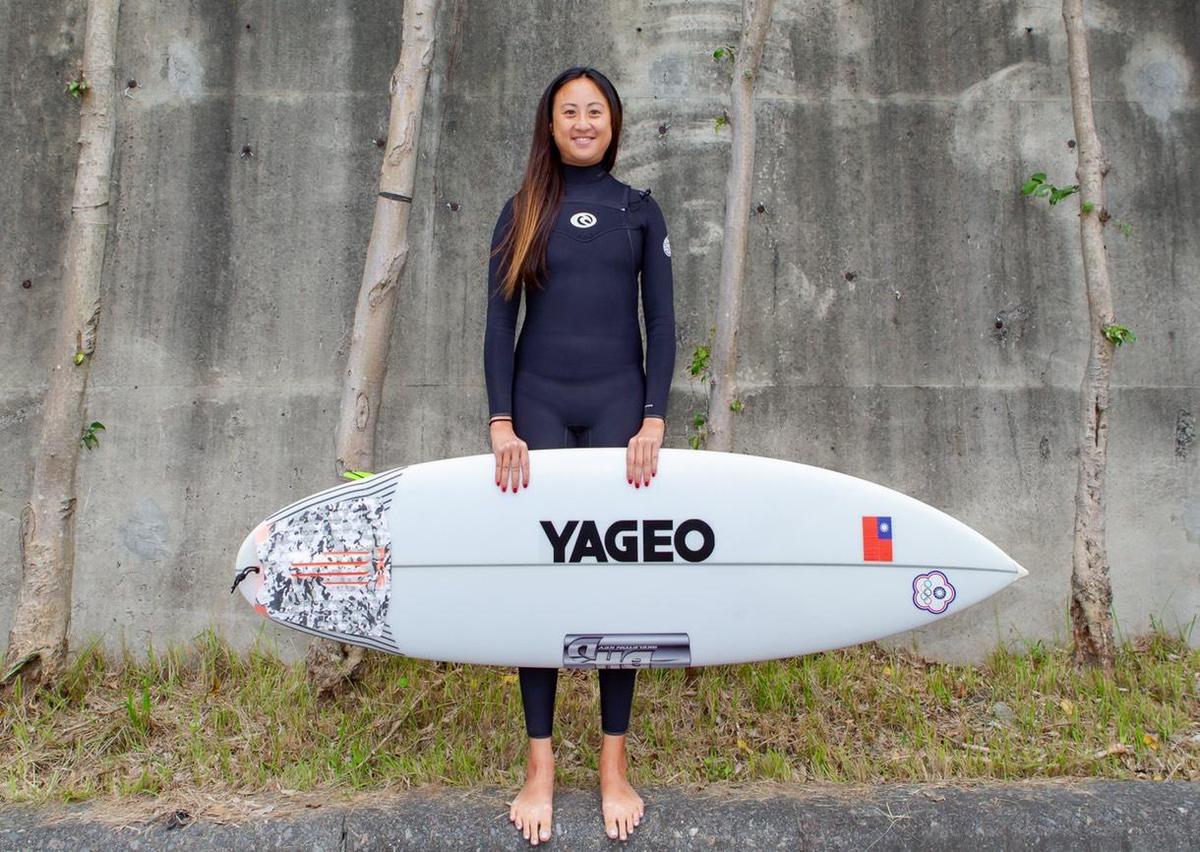 熱愛衝浪的陳少喬，從馬術高手變為衝浪高手。（國巨提供）