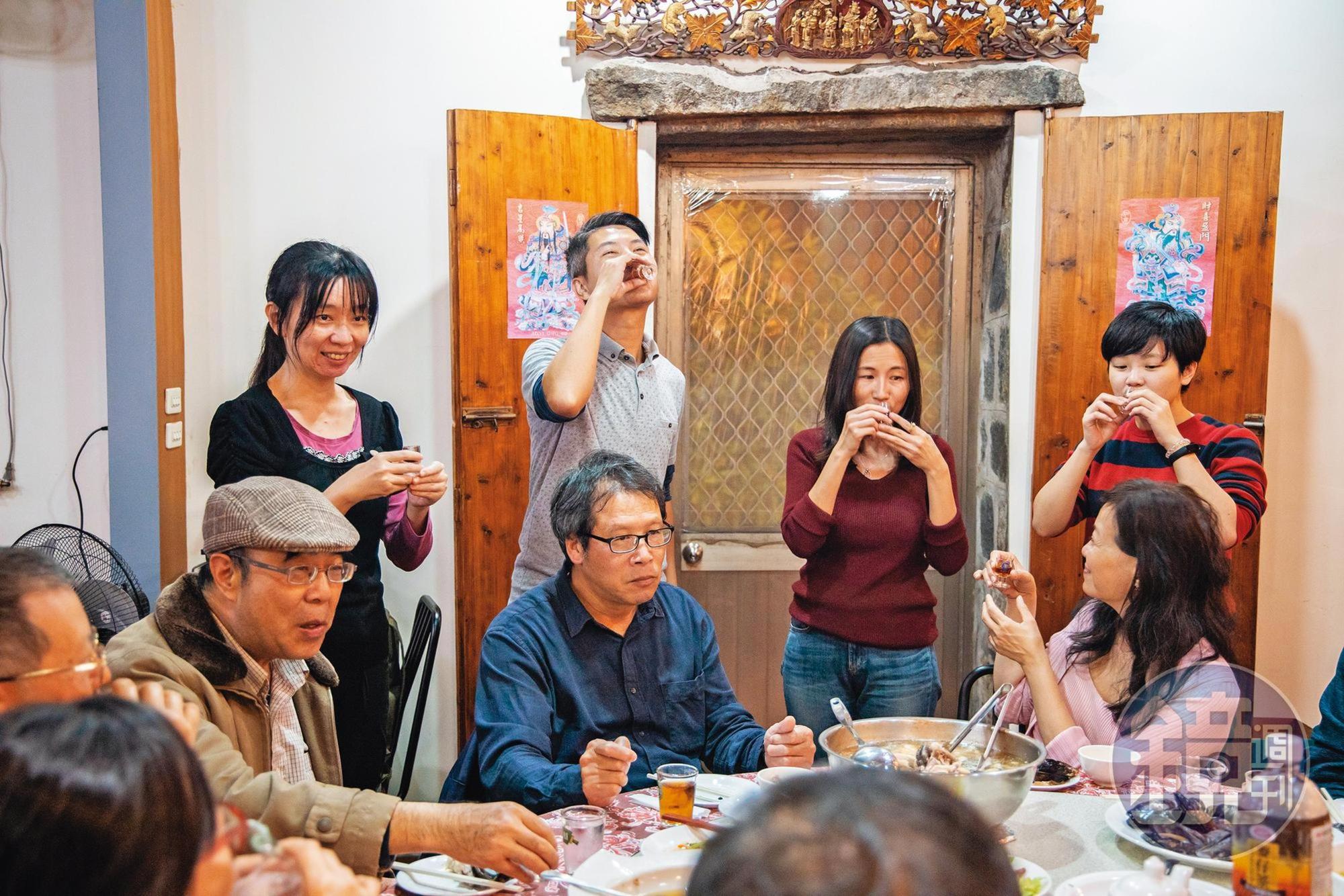 在馬祖人心目中，高粱是宴客時大人喝的酒。