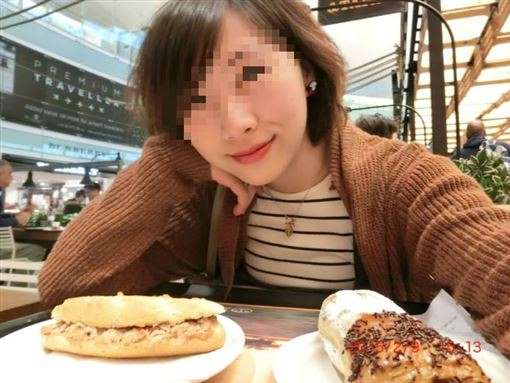 《莒光園地》林姓少校女主播，因與同單位謝姓少校不倫戀遭踢爆，被國防部記大過列汰除名單。（翻攝林女臉書）