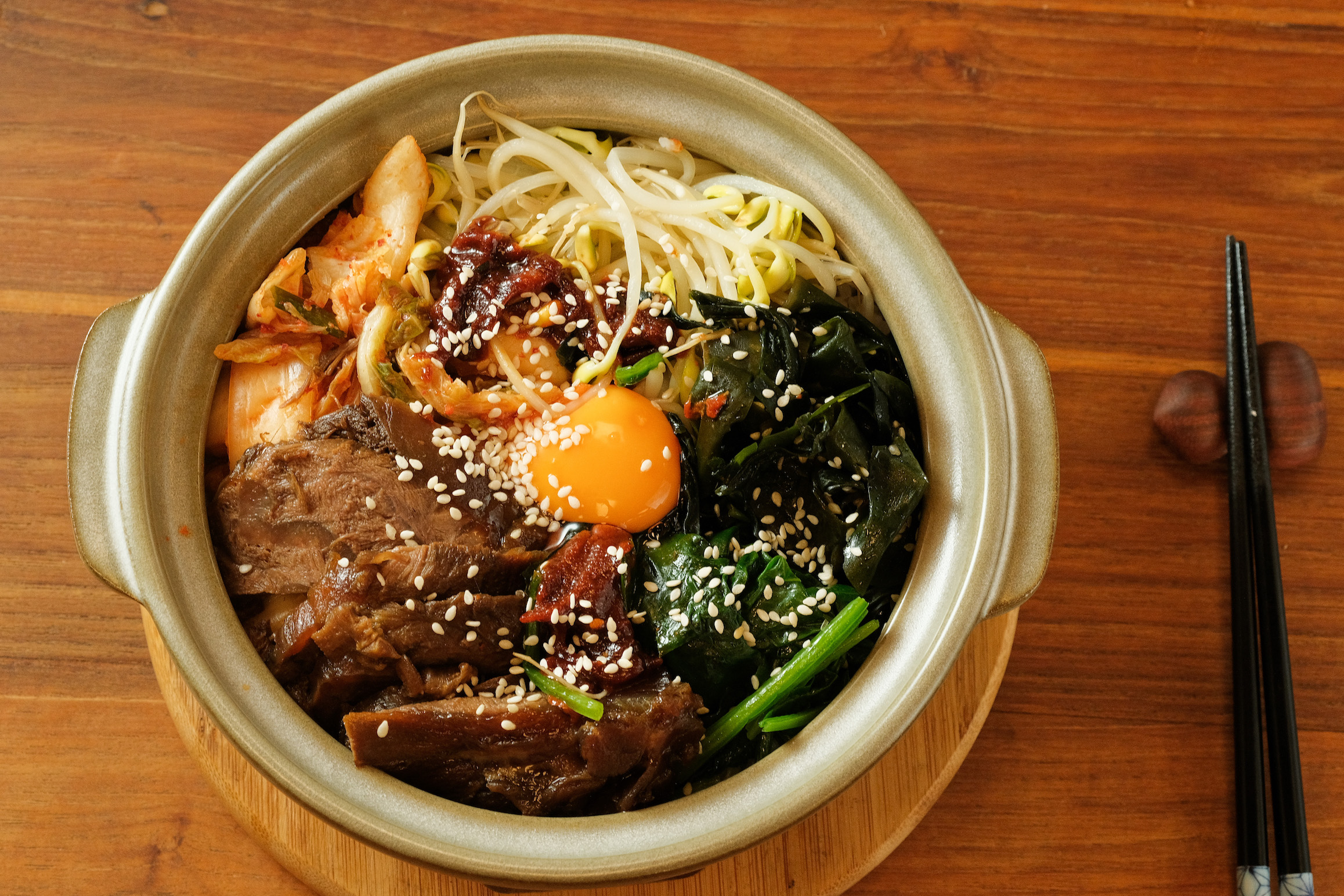 滷牛腱石鍋拌飯