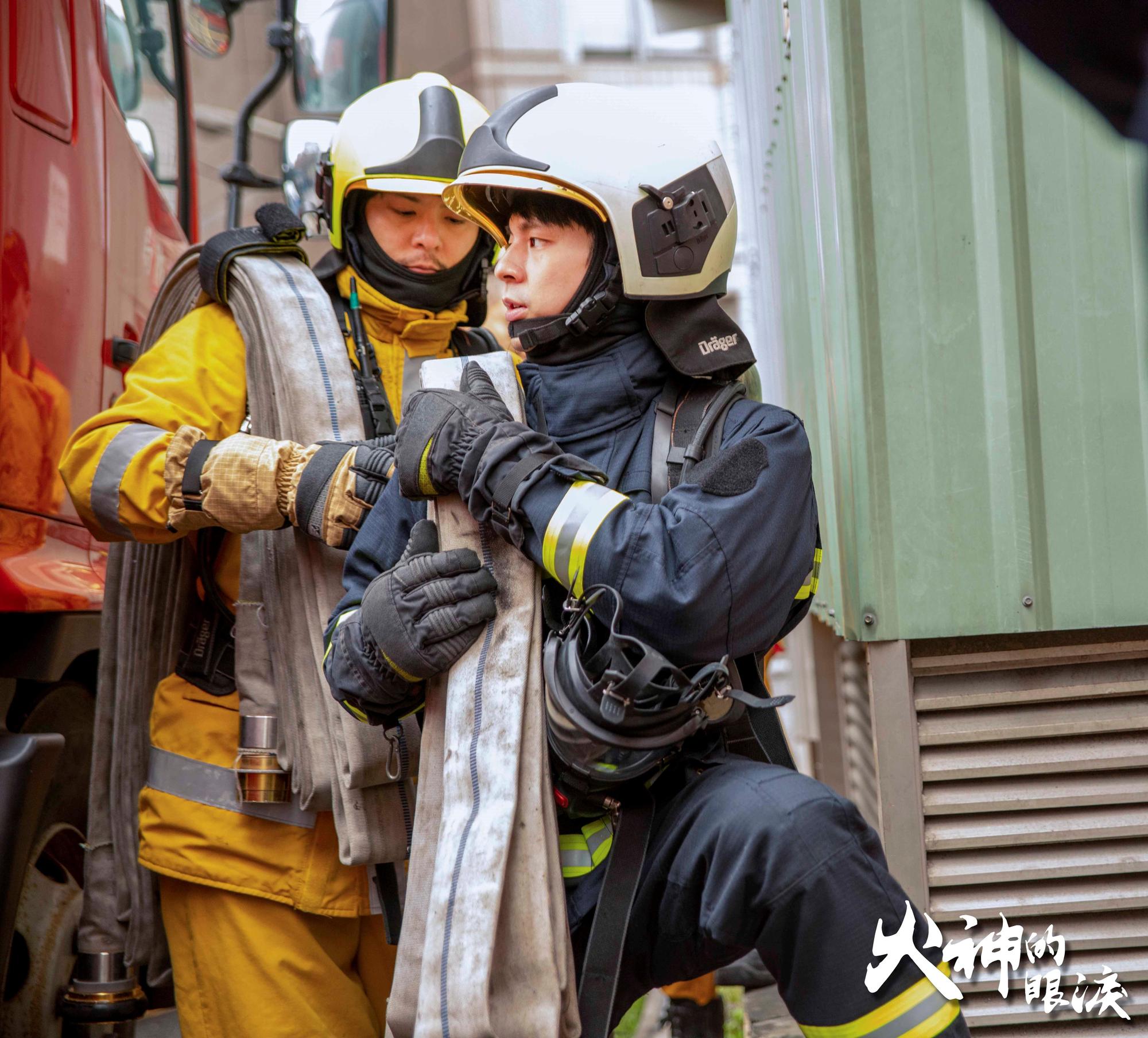 林柏宏（右）與許元康（左）合作默契相當好。（圖／公共電視提供）