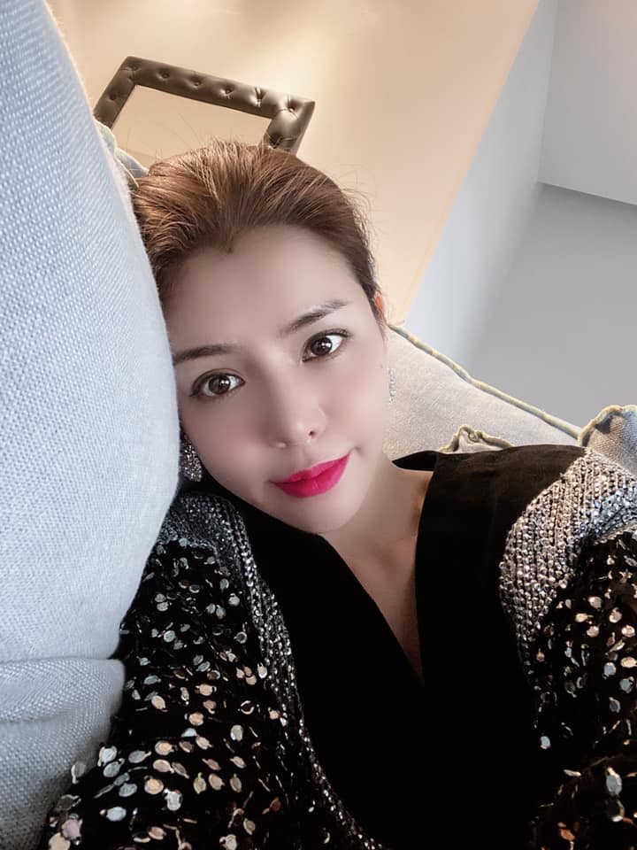 李毓芬整形變臉的消息不斷，許多部位都被懷疑動過手腳。（翻攝自李毓芬臉書）