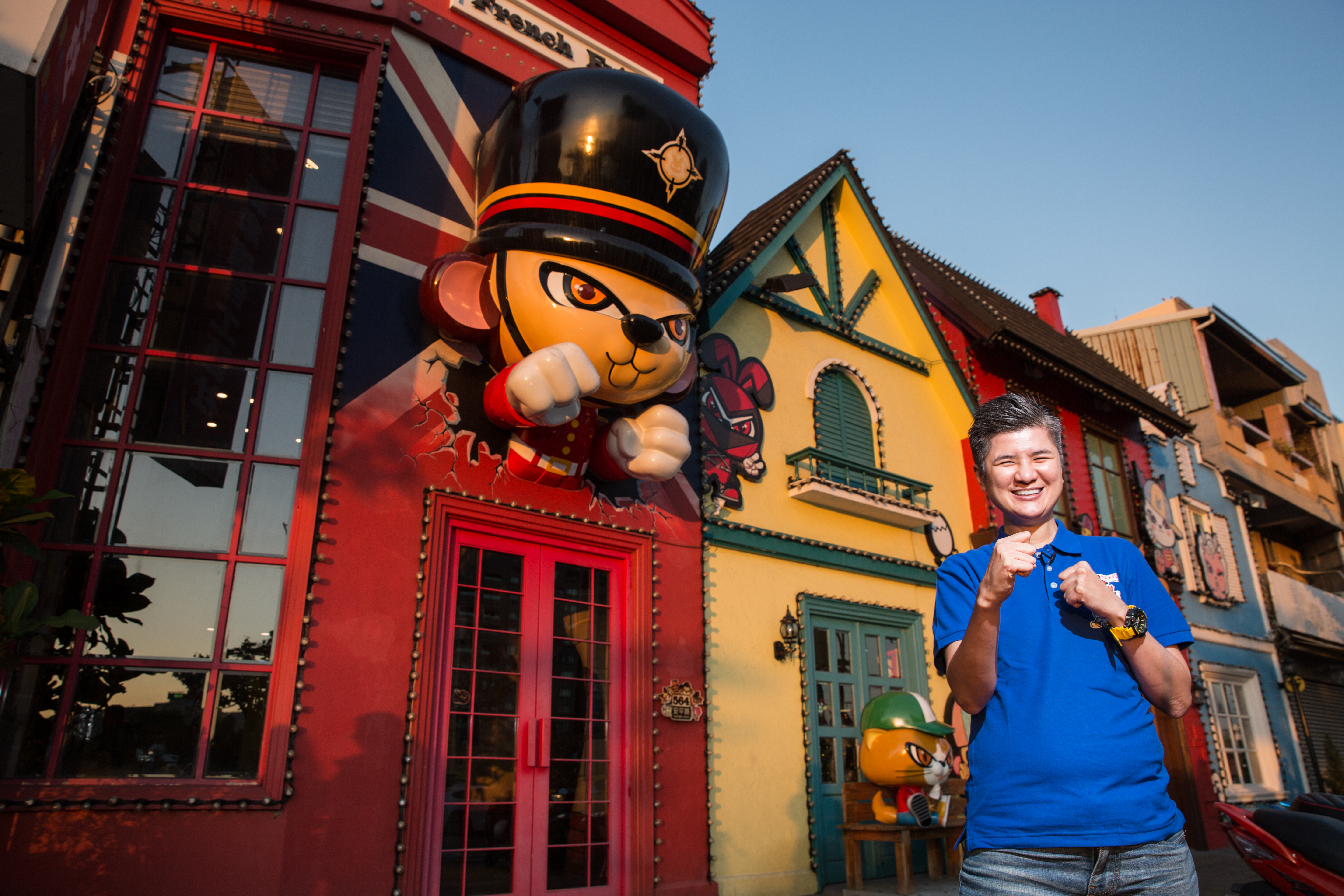 李威辰首創香酥脆椒，又在安平蓋荷蘭街屋販售，如今年營收5千萬元。