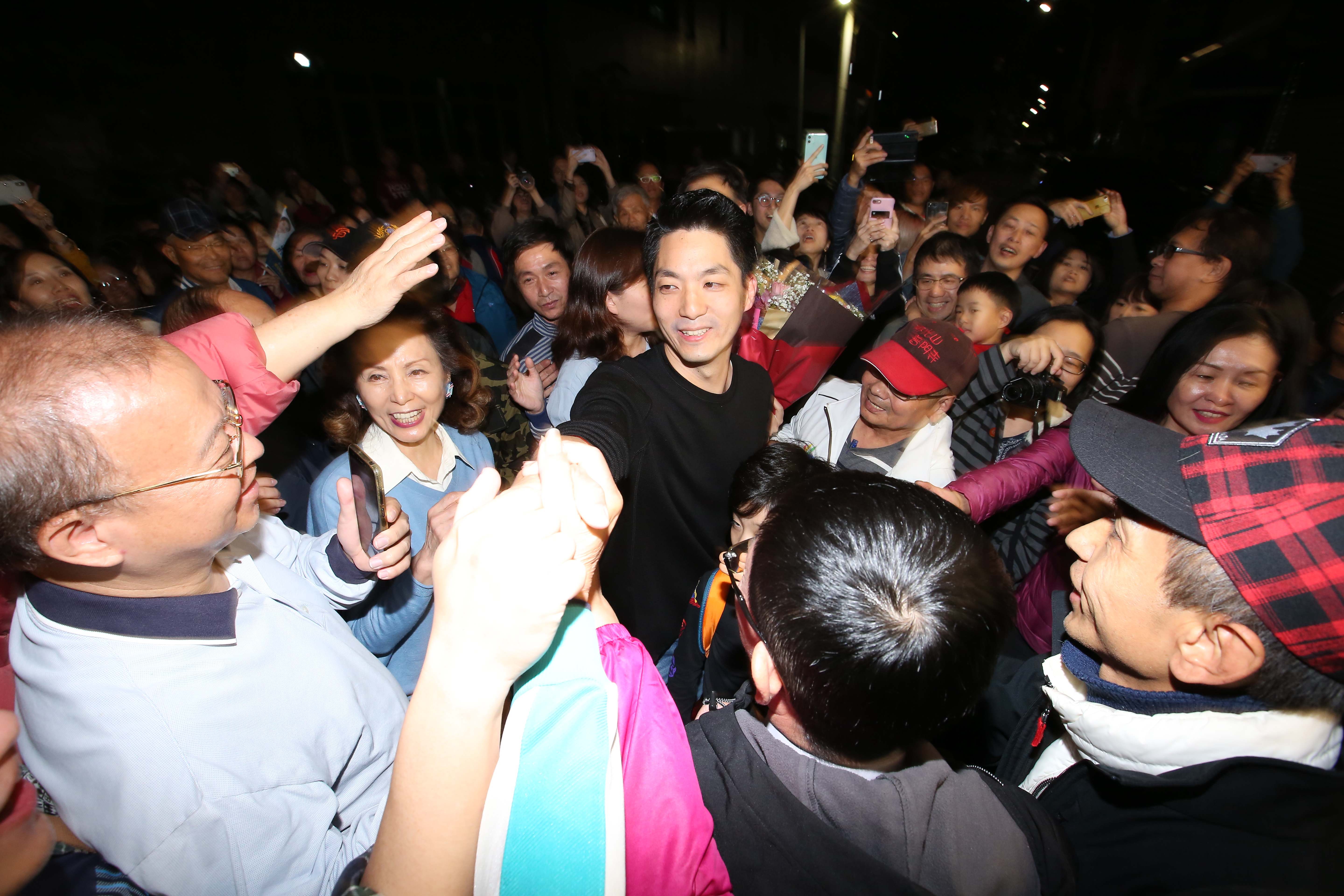 蔣萬安在19日公開表示，自己沒有規劃參選黨主席，但不會缺席黨的改造工程。