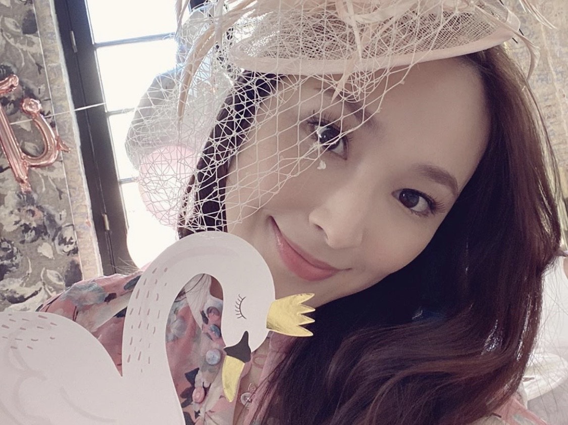 吳佩慈日前在個人Instagram上張貼「迎嬰派對」照，但算起來其實她已經生產了。（翻攝自吳佩慈官方IG）