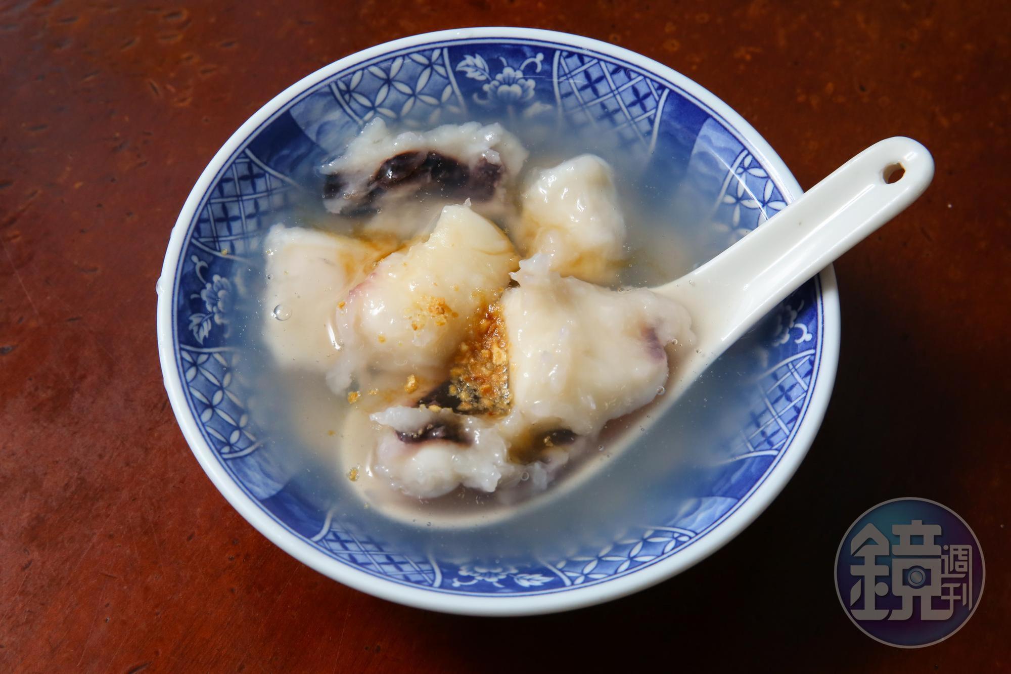 曾記花枝羹的花枝塊厚實有嚼勁,湯頭則為清羹。(70元/碗)